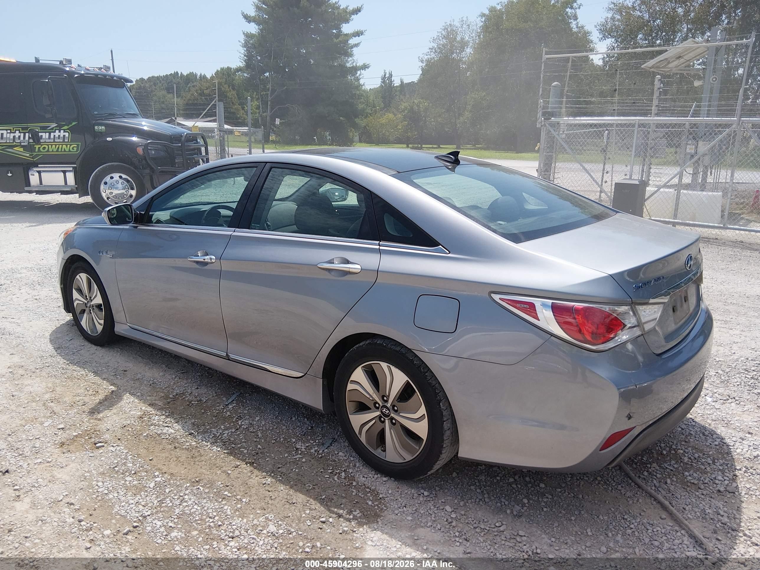 2014 Hyundai Sonata Hybrid Limited Silver vin: KMHEC4A41EA112762
