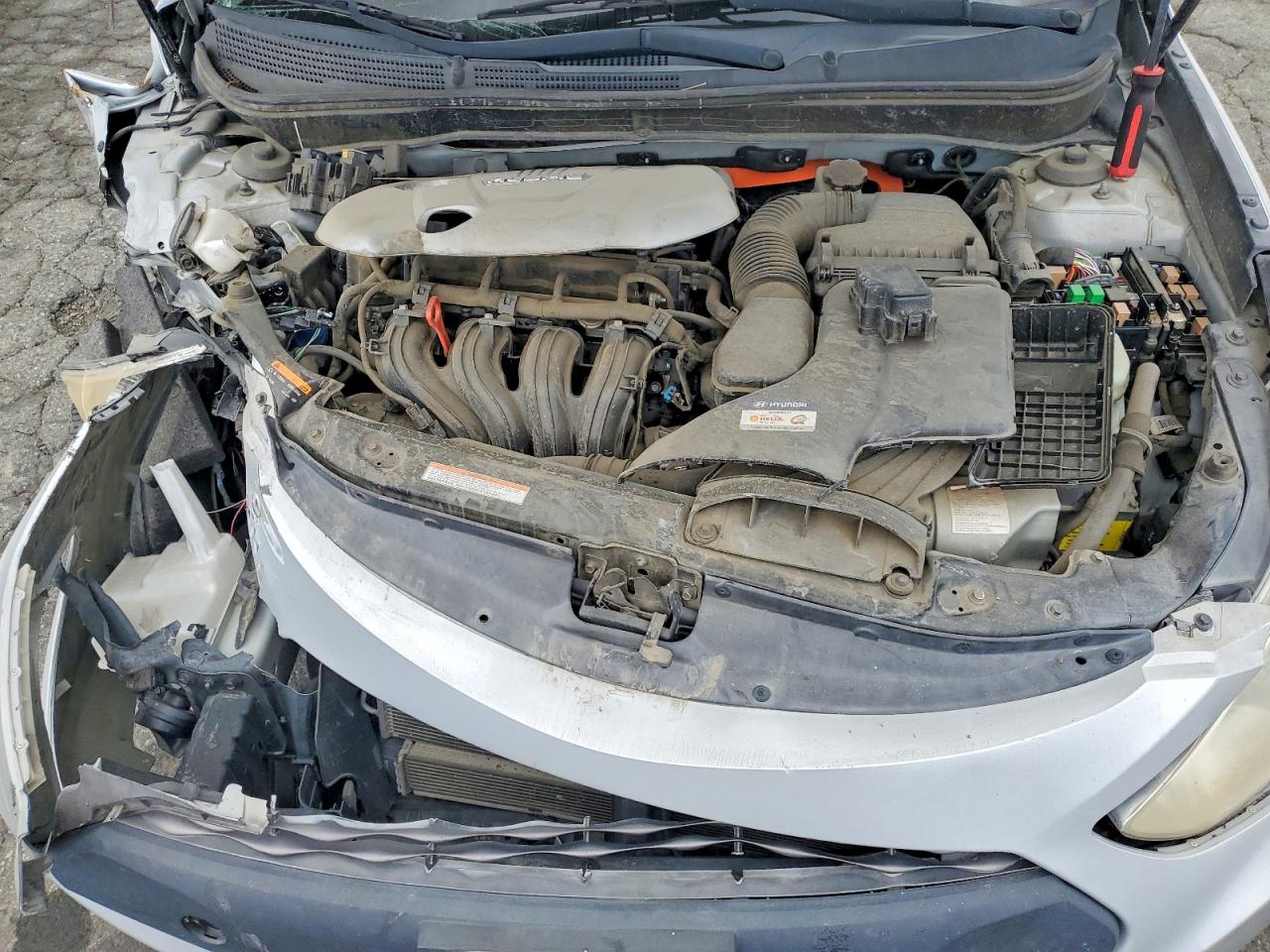 2014 Hyundai Sonata Hybrid Base Silver vin: KMHEC4A41EA114902