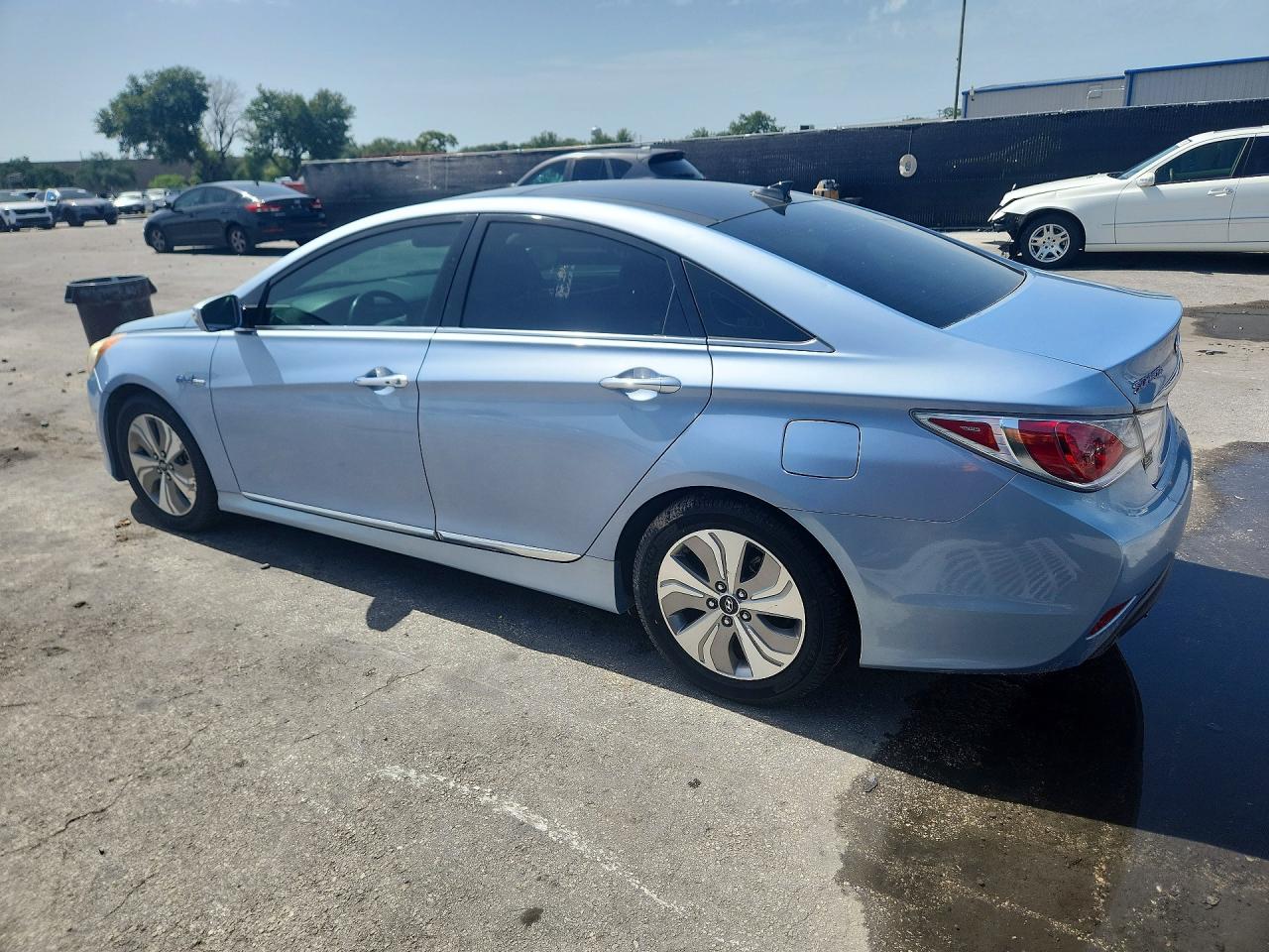 2015 Hyundai Sonata Hybrid Limited Blue vin: KMHEC4A41FA120023