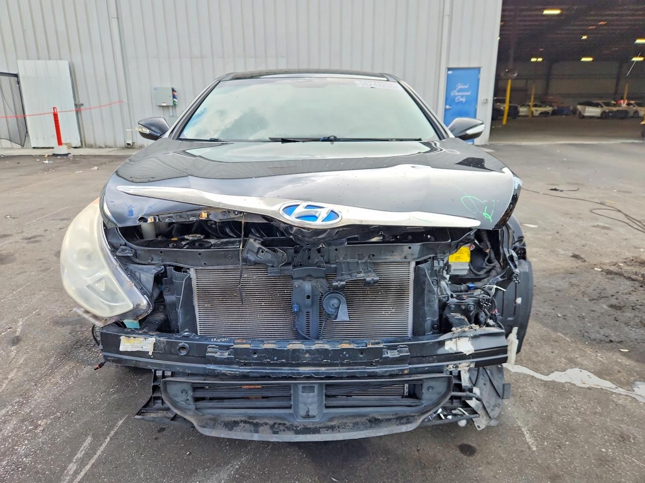 2015 Hyundai Sonata Hybrid Limited Black vin: KMHEC4A41FA122452
