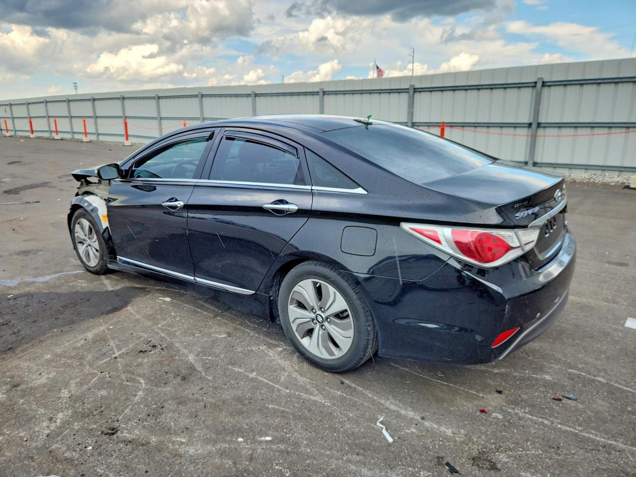 2015 Hyundai Sonata Hybrid Limited Black vin: KMHEC4A41FA122452