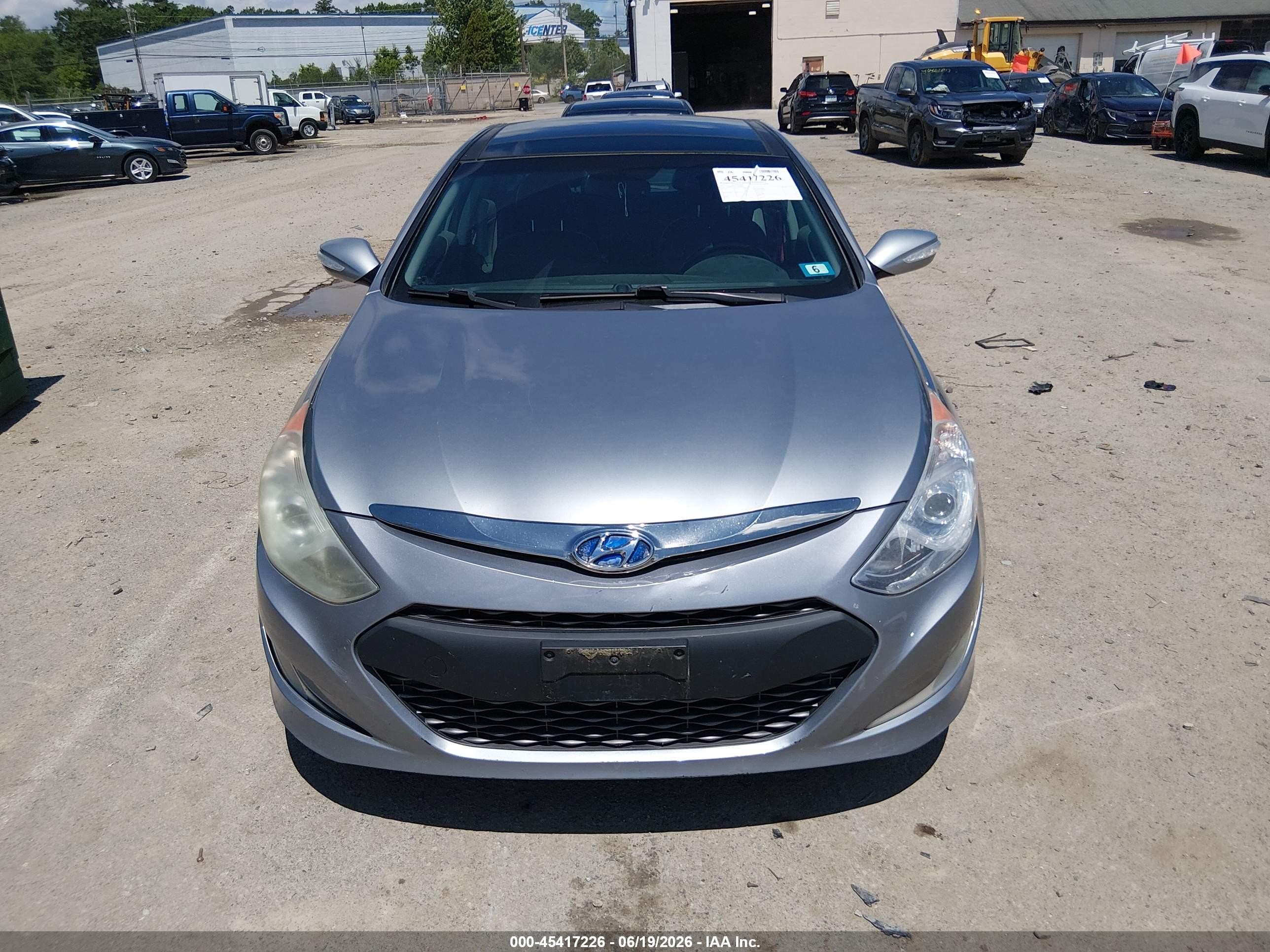 2015 Hyundai Sonata Hybrid Limited Серебряный vin: KMHEC4A41FA126422