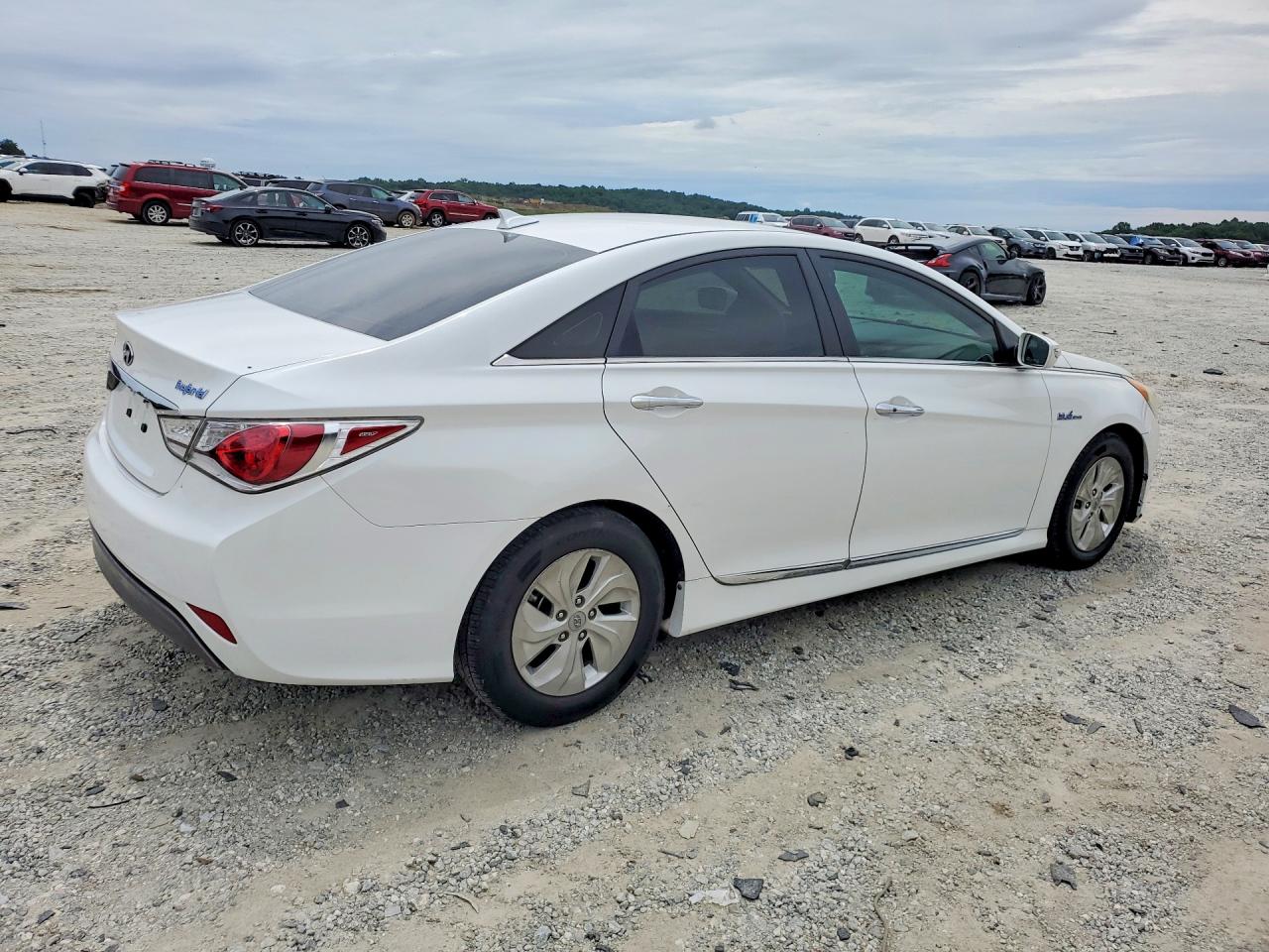 2015 Hyundai Sonata Hybrid Base White vin: KMHEC4A41FA126534