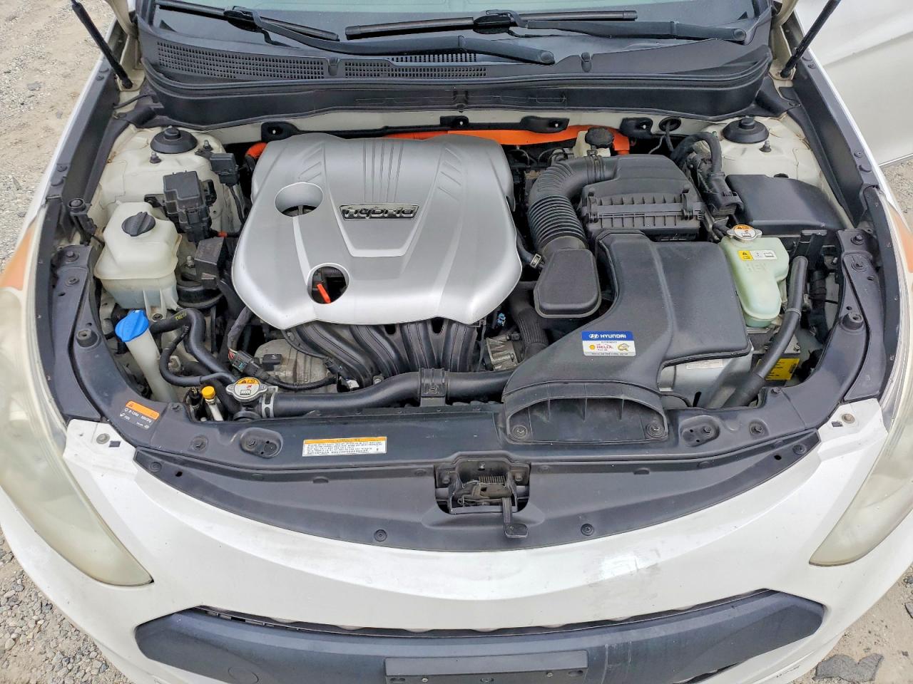 2015 Hyundai Sonata Hybrid Base White vin: KMHEC4A41FA126534