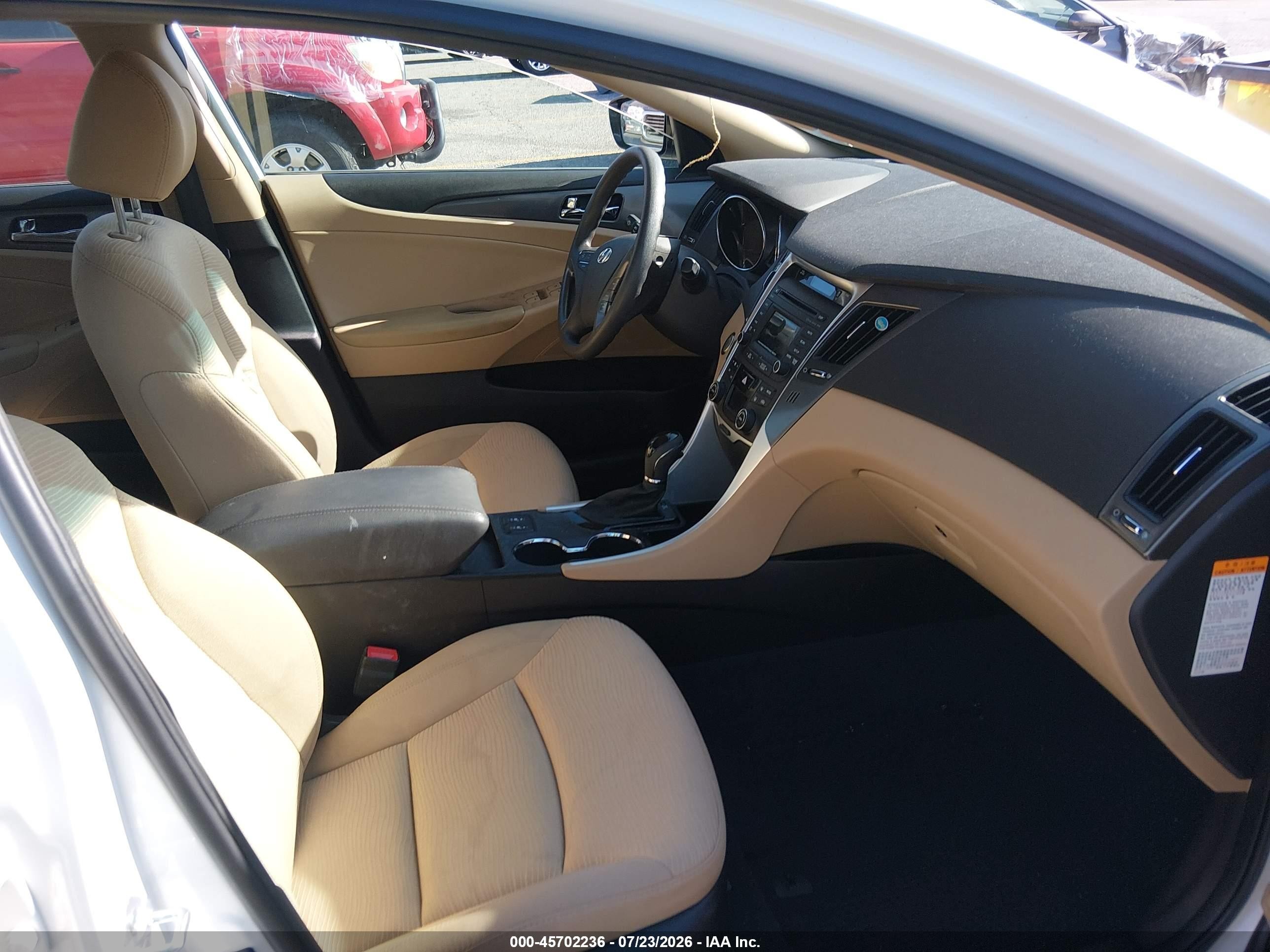 2015 Hyundai Sonata Hybrid   White vin: KMHEC4A41FA133080