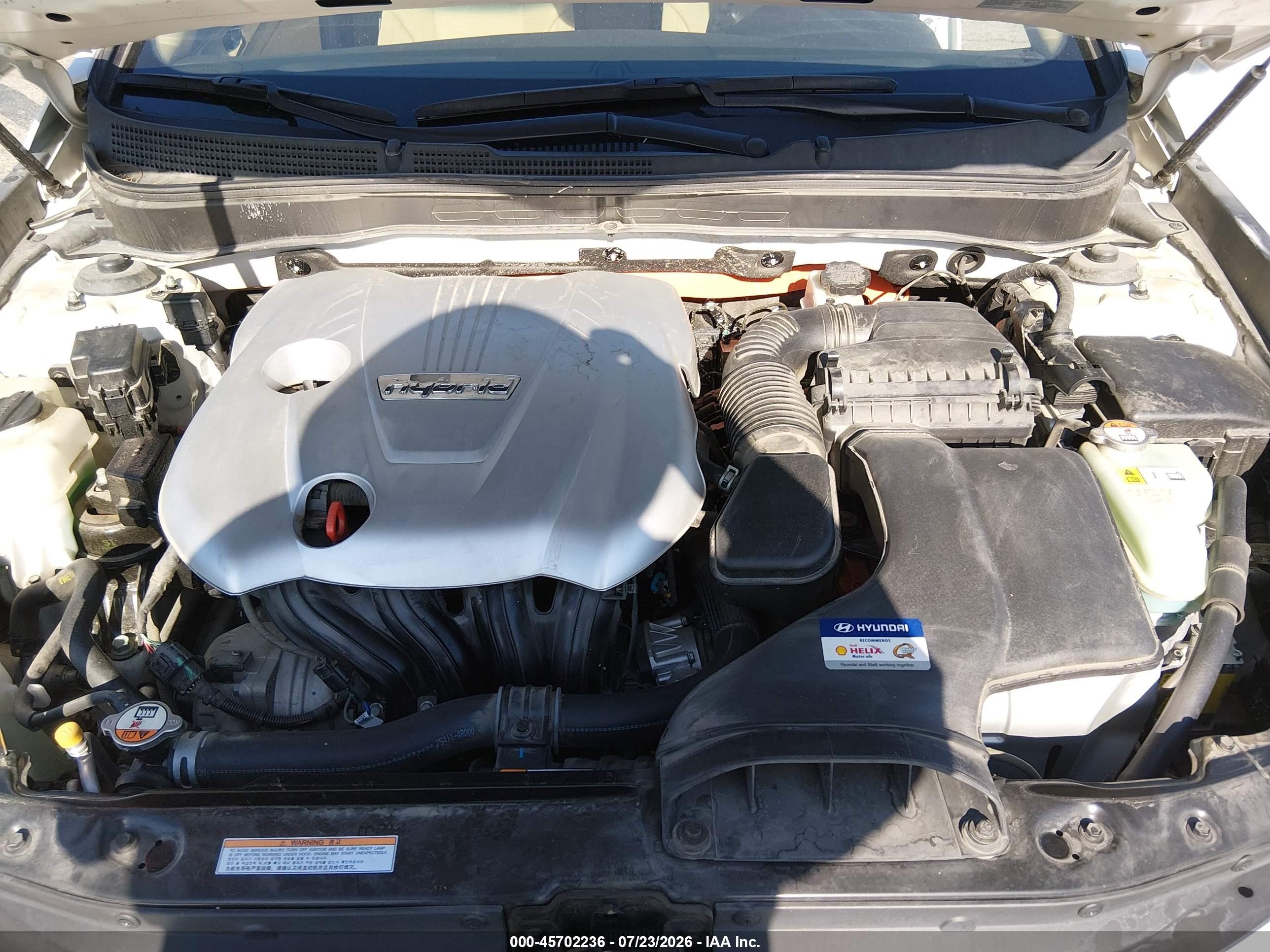 2015 Hyundai Sonata Hybrid   White vin: KMHEC4A41FA133080