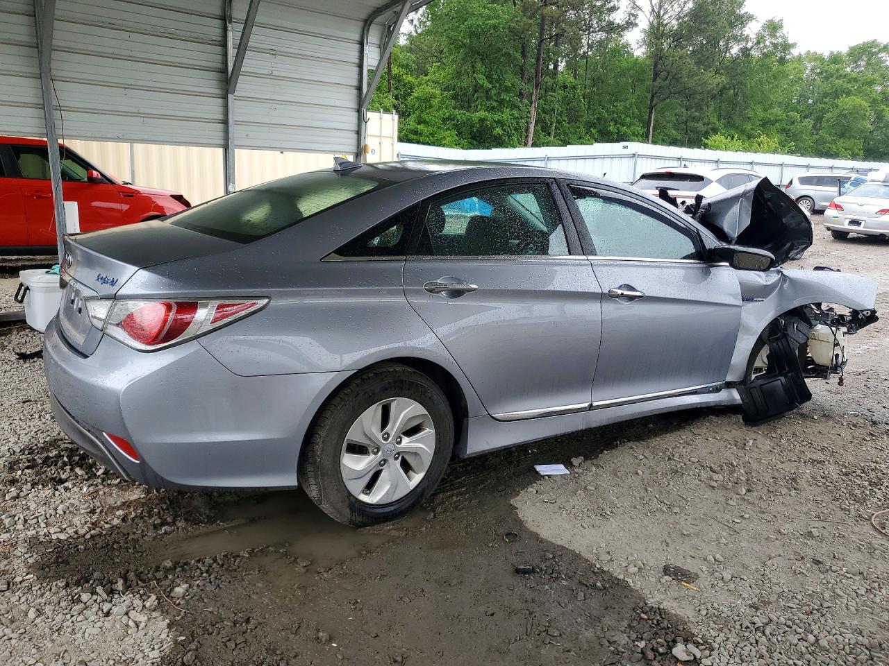 2015 Hyundai Sonata Hybrid Base Silver vin: KMHEC4A41FA134195
