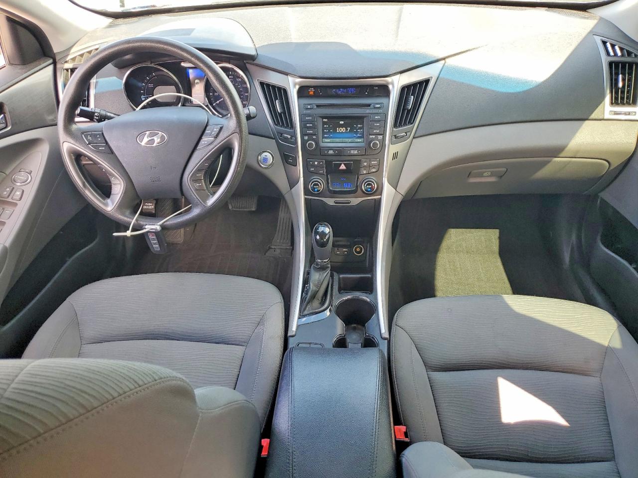 2015 Hyundai Sonata Hybrid Base Blue vin: KMHEC4A41FA134908