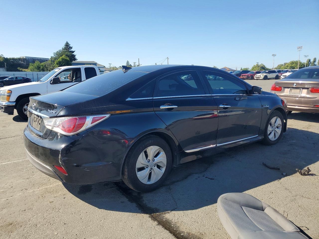2015 Hyundai Sonata Hybrid Base Black vin: KMHEC4A41FA134956