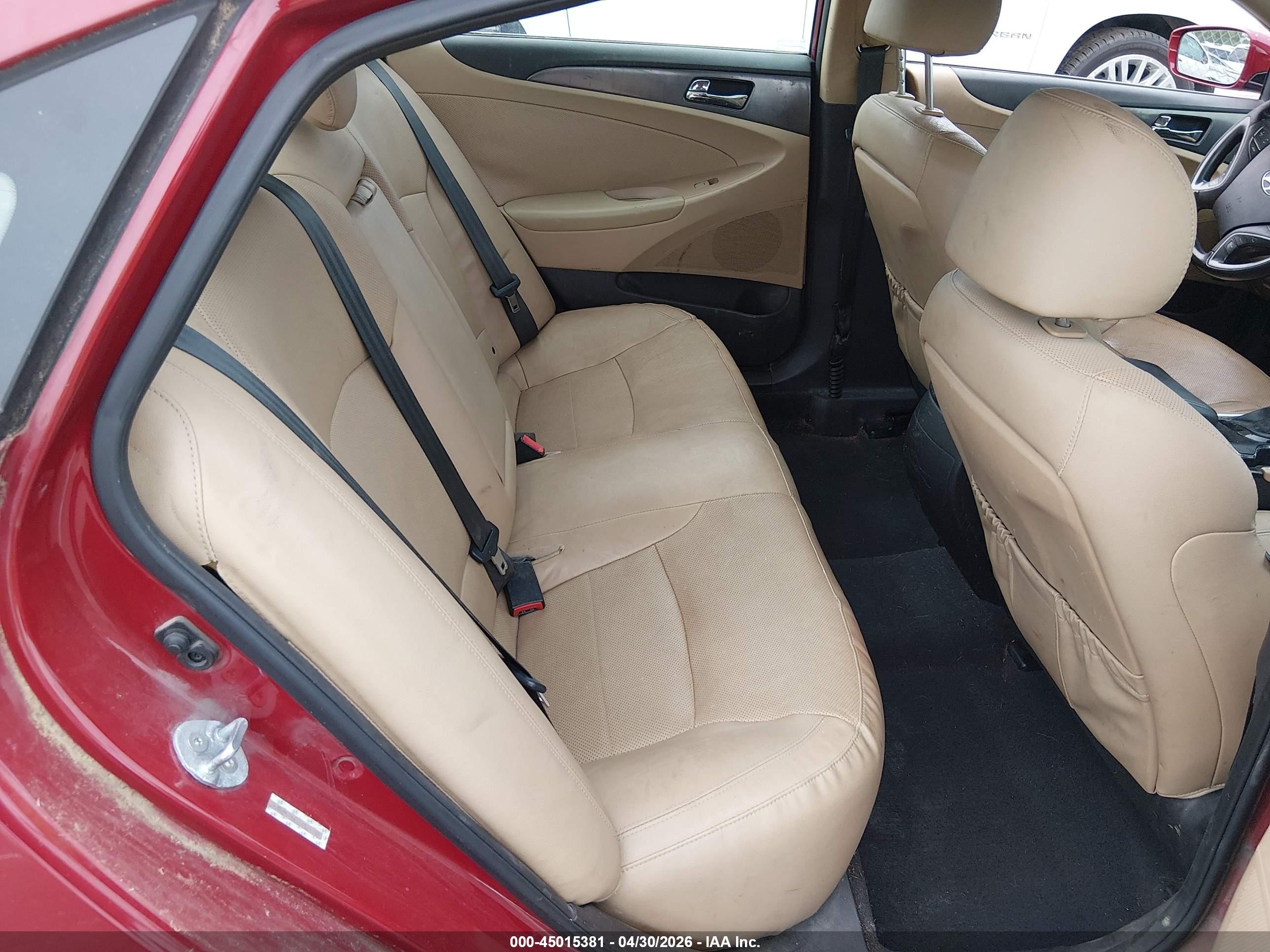 2015 Hyundai Sonata Hybrid Limited Red vin: KMHEC4A41FA135749