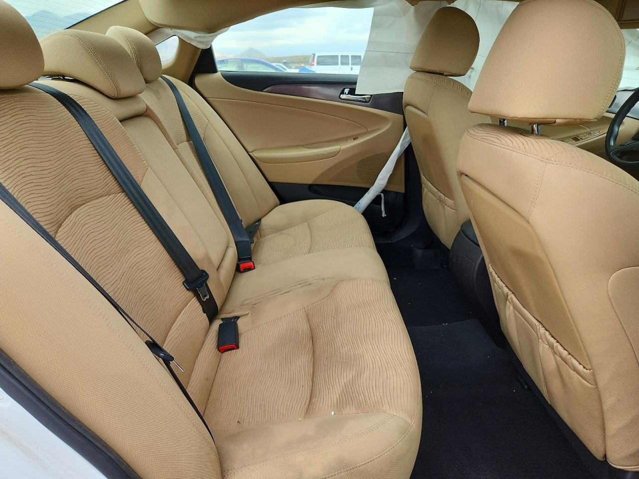 2015 Hyundai Sonata Hybrid Base Белый vin: KMHEC4A41FA139848