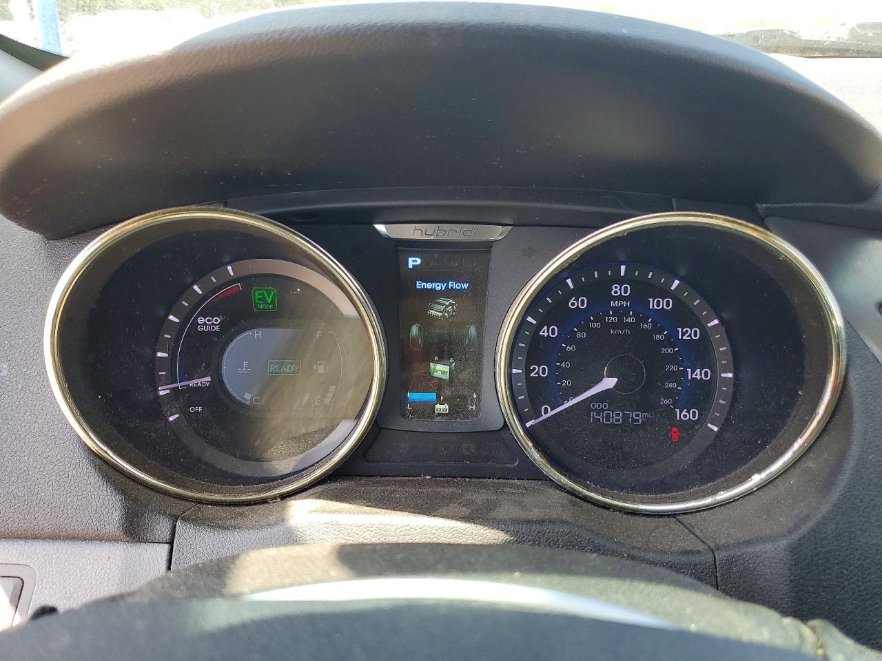 2012 Hyundai Sonata Hybrid White vin: KMHEC4A42CA024705