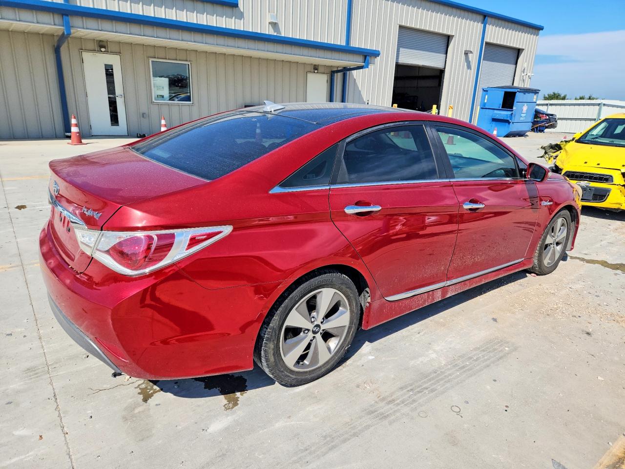 2012 Hyundai Sonata Hybrid Maroon vin: KMHEC4A42CA038572