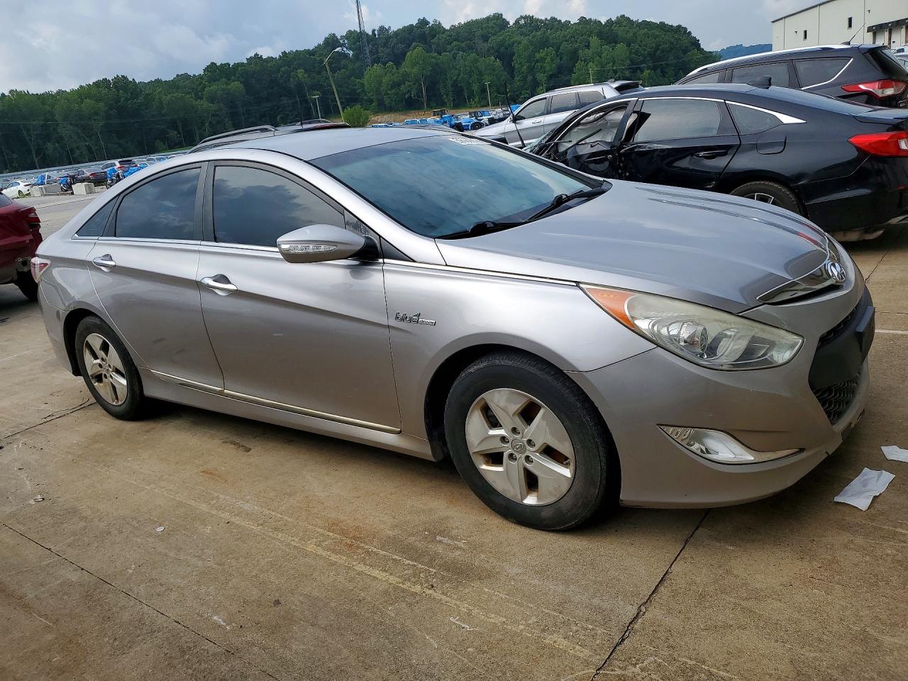 2012 Hyundai Sonata Hybrid Silver vin: KMHEC4A42CA041908