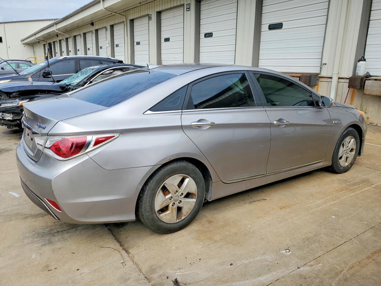2012 Hyundai Sonata Hybrid Silver vin: KMHEC4A42CA041908