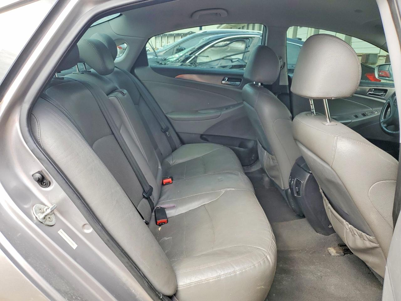 2012 Hyundai Sonata Hybrid Silver vin: KMHEC4A42CA041908