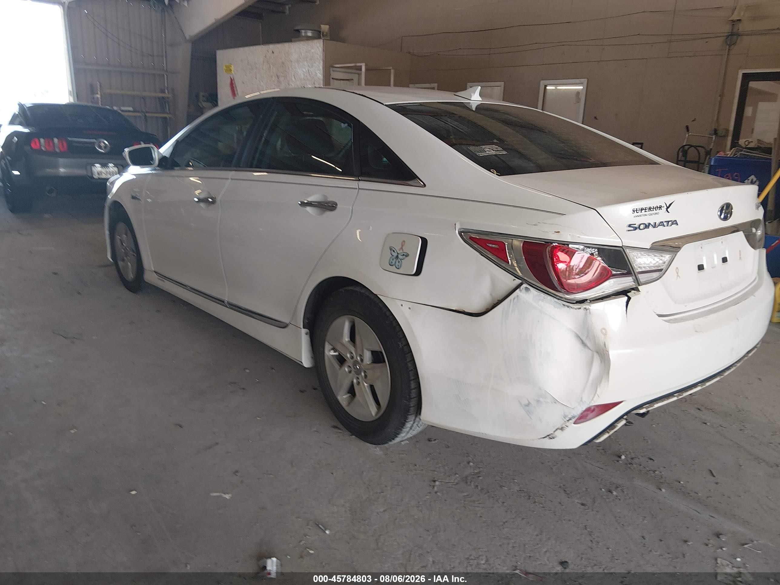 2012 Hyundai Sonata Hybrid   Белый vin: KMHEC4A42CA047837
