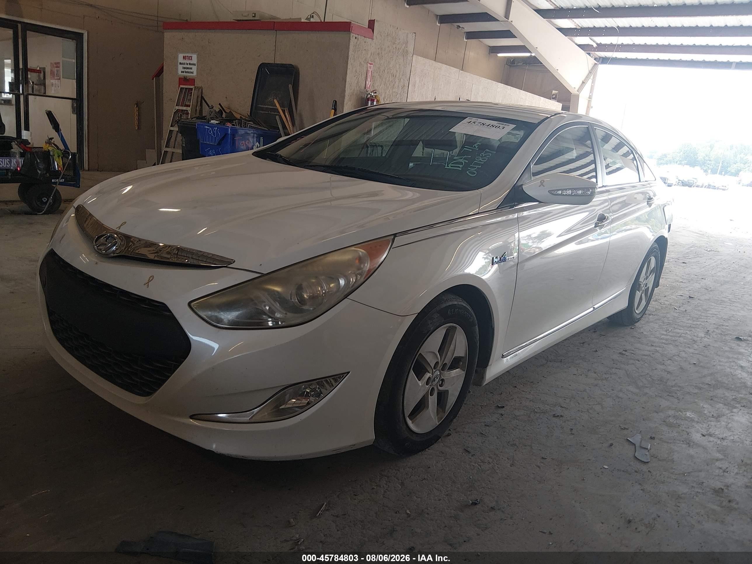 2012 Hyundai Sonata Hybrid   Белый vin: KMHEC4A42CA047837