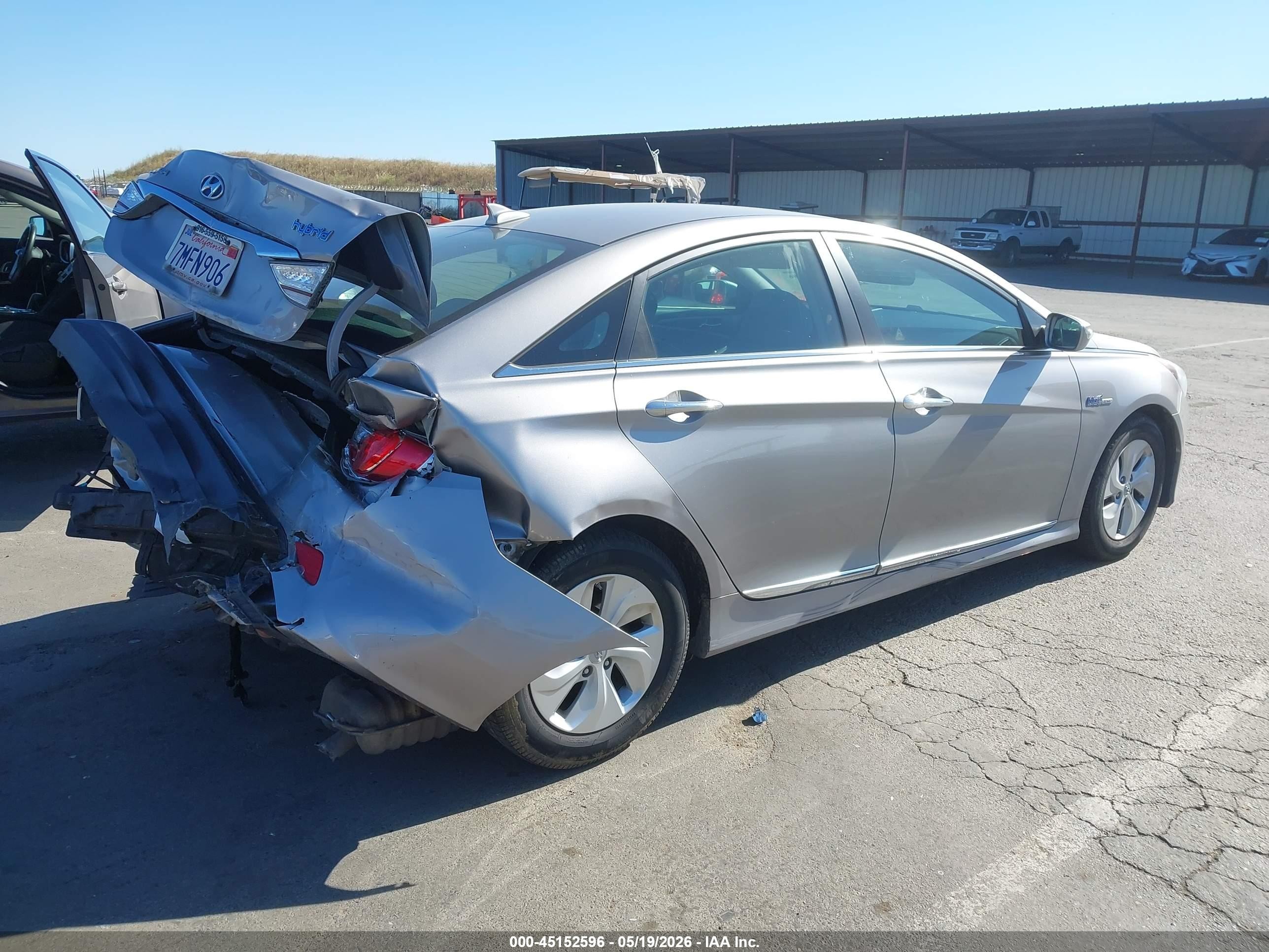 2013 Hyundai Sonata Hybrid   Silver vin: KMHEC4A42DA077809