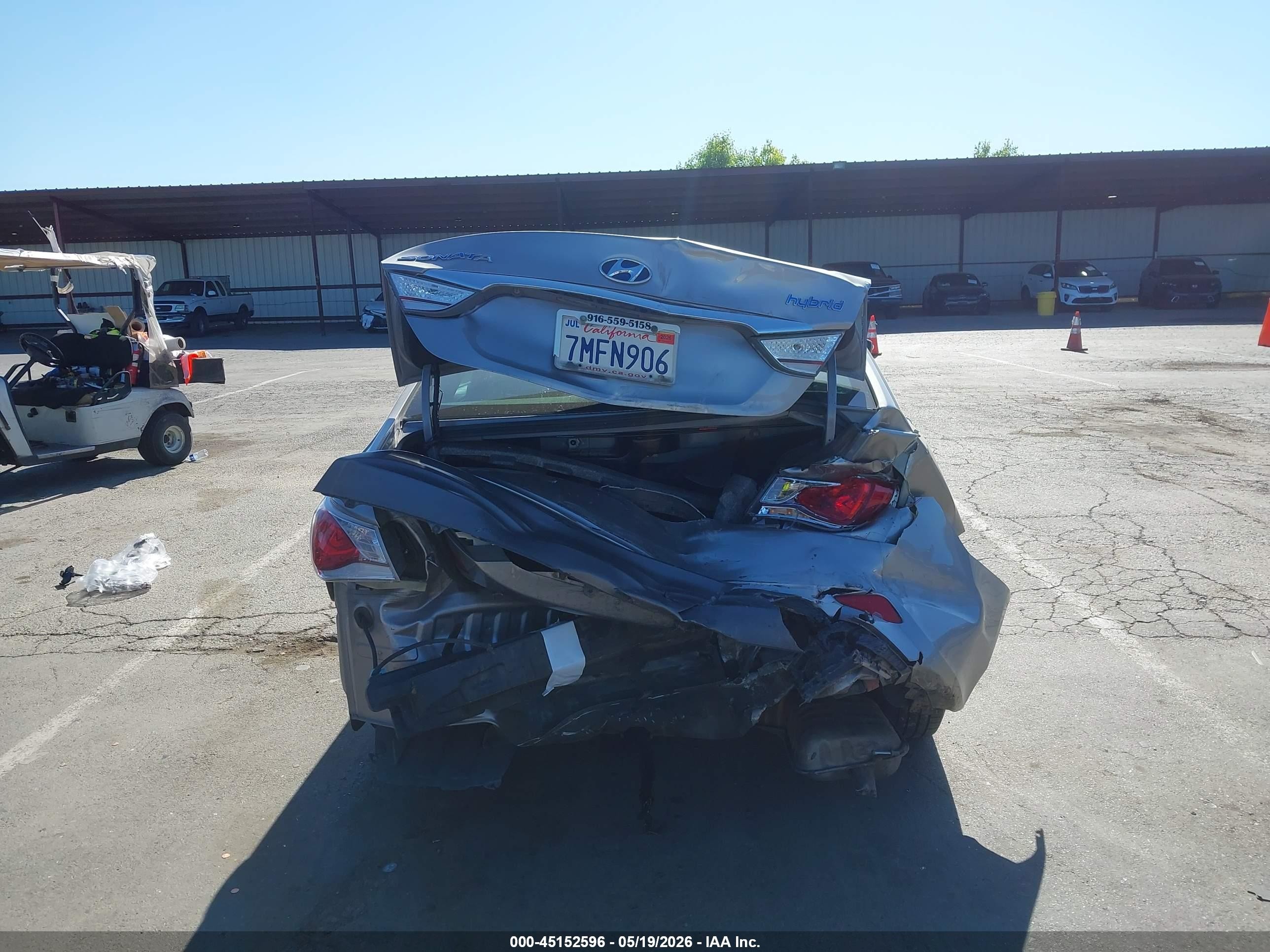 2013 Hyundai Sonata Hybrid   Silver vin: KMHEC4A42DA077809