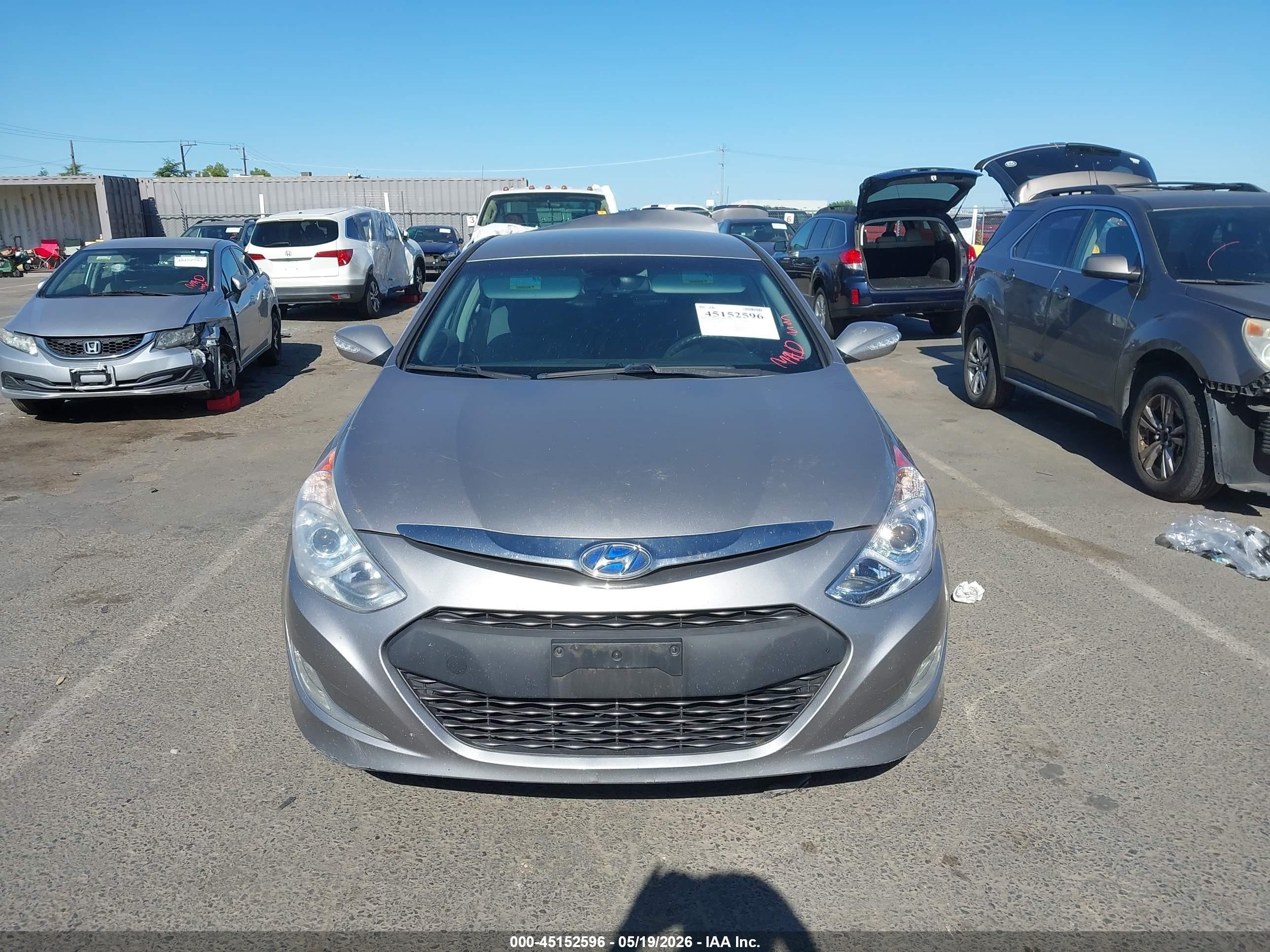 2013 Hyundai Sonata Hybrid   Silver vin: KMHEC4A42DA077809