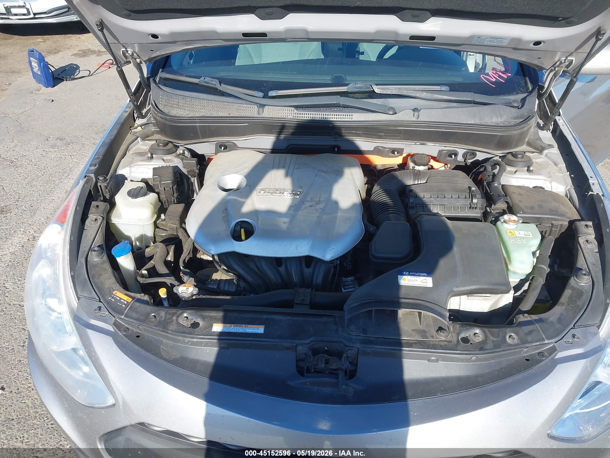 2013 Hyundai Sonata Hybrid   Silver vin: KMHEC4A42DA077809