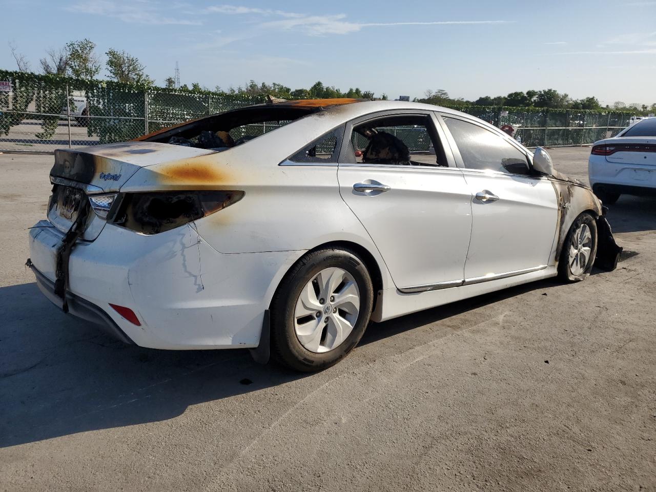 2013 Hyundai Sonata Hybrid White vin: KMHEC4A42DA078815