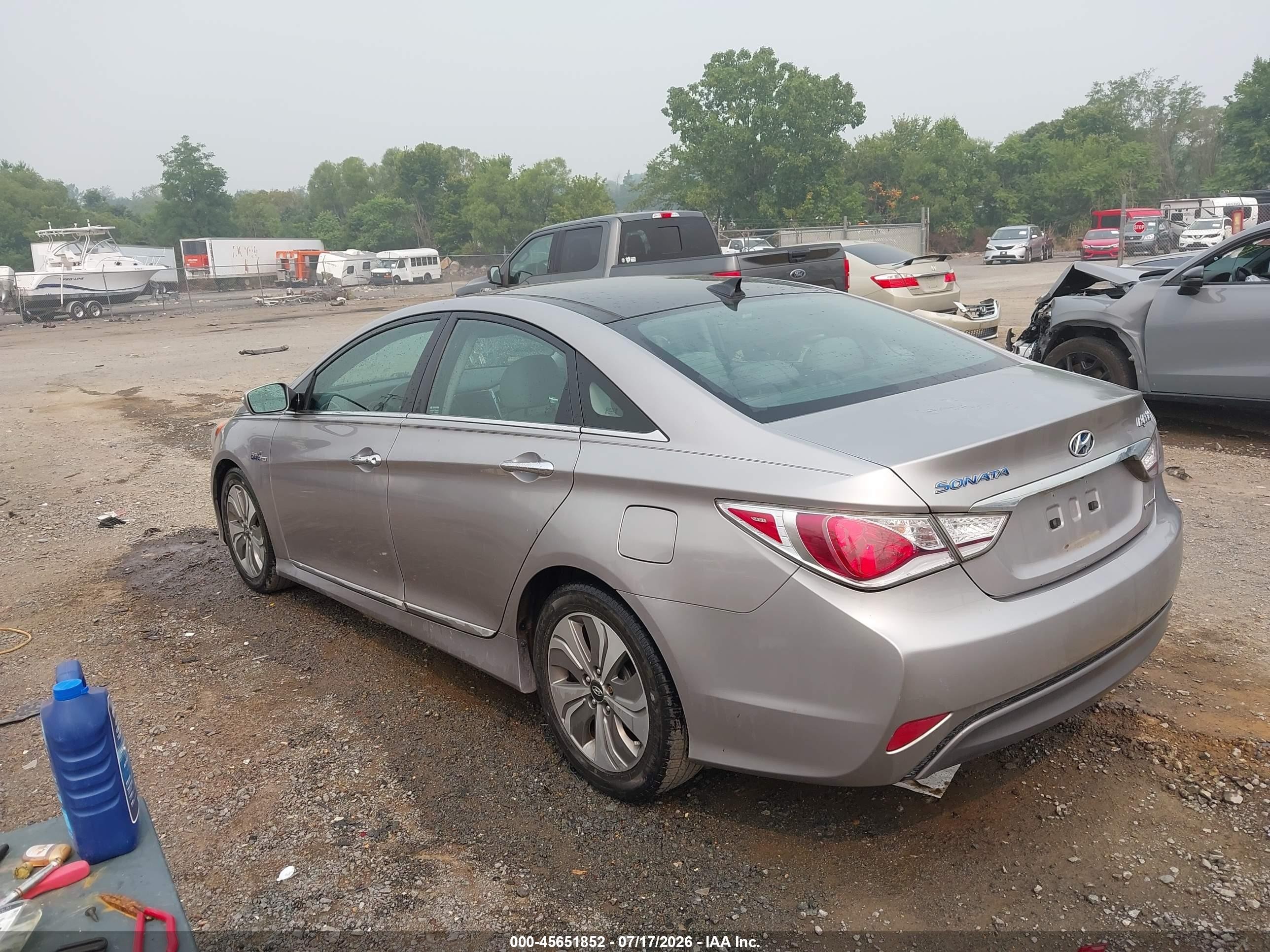 2013 Hyundai Sonata Hybrid Limited Silver vin: KMHEC4A42DA079334