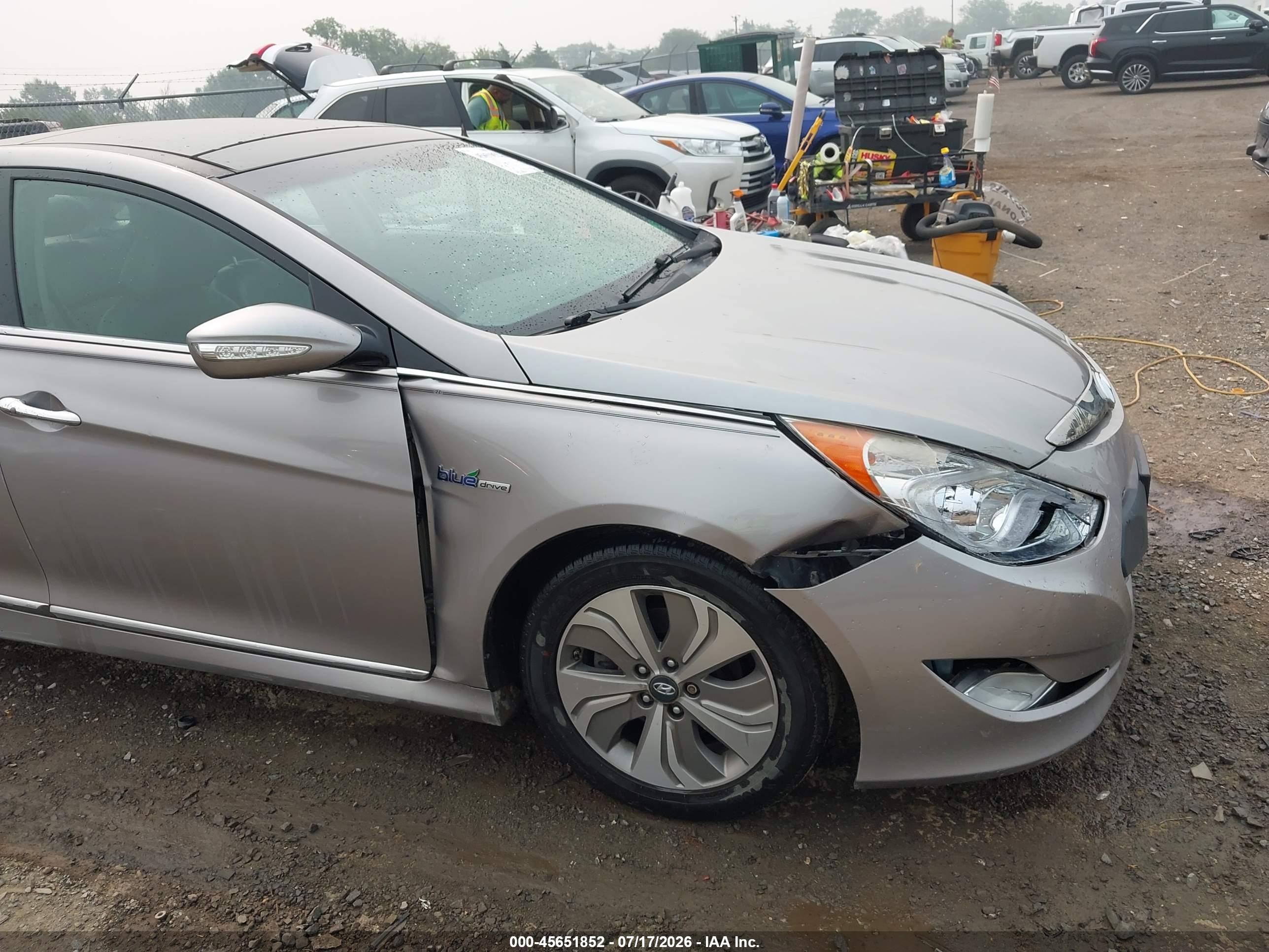 2013 Hyundai Sonata Hybrid Limited Silver vin: KMHEC4A42DA079334
