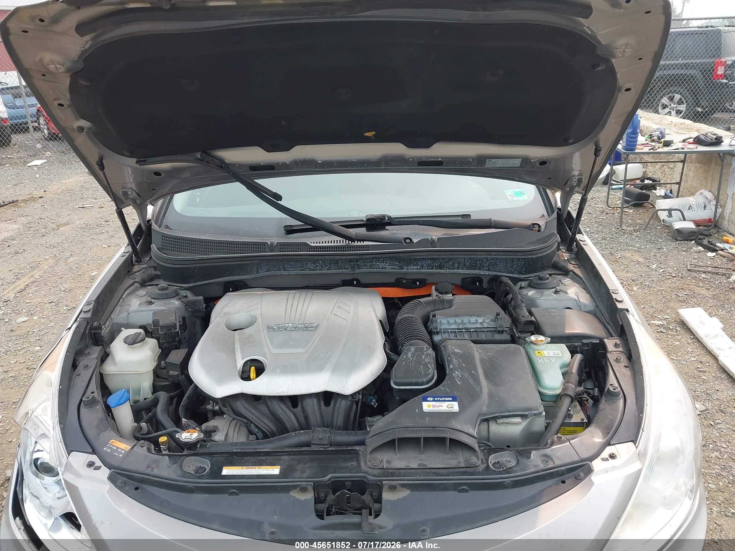 2013 Hyundai Sonata Hybrid Limited Silver vin: KMHEC4A42DA079334