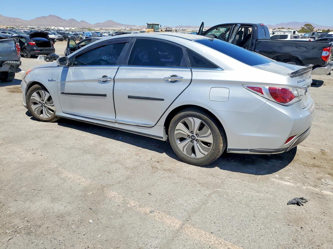 2013 Hyundai Sonata Hybrid Серебряный vin: KMHEC4A42DA079530
