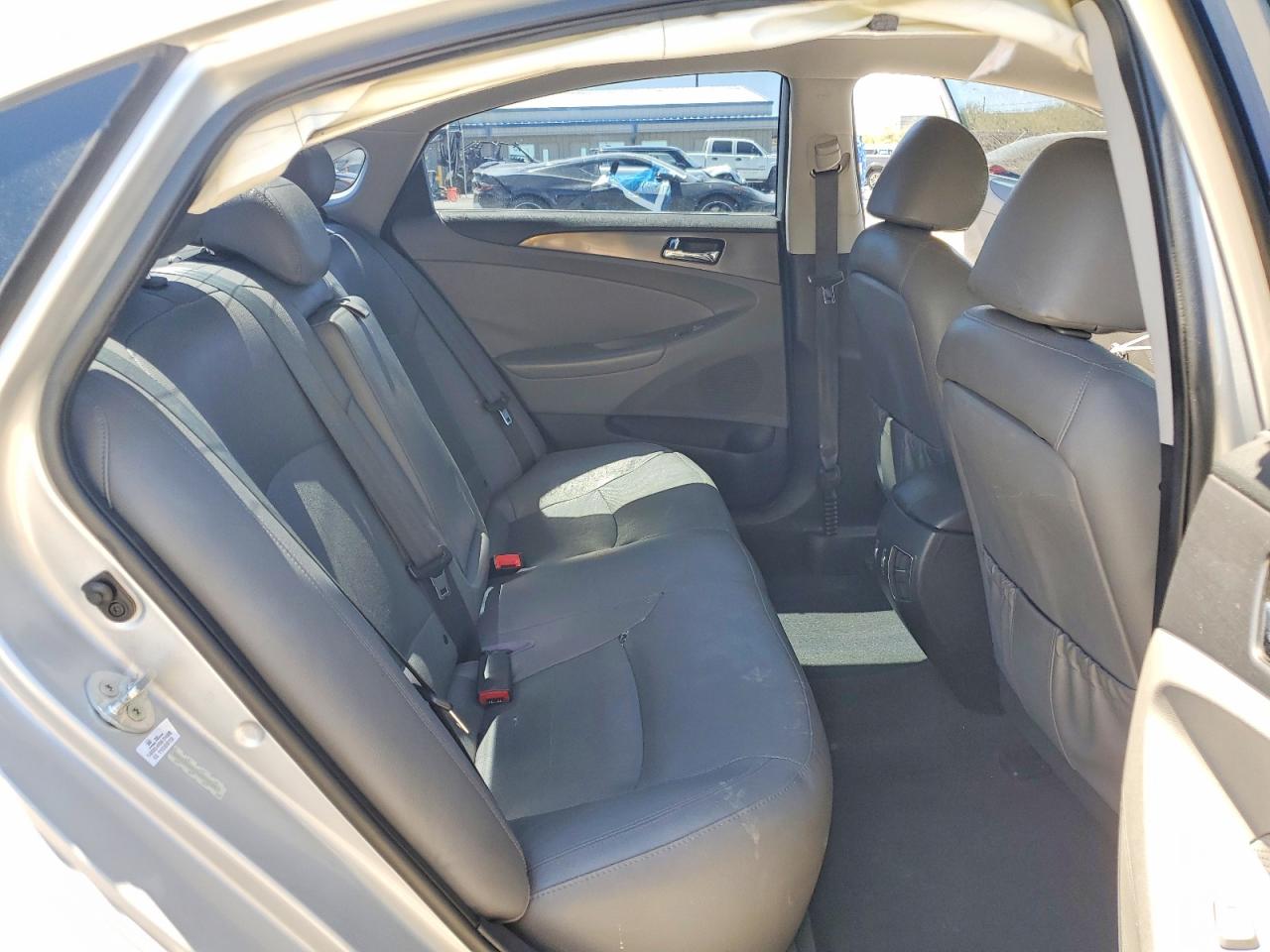 2013 Hyundai Sonata Hybrid Серебряный vin: KMHEC4A42DA079530