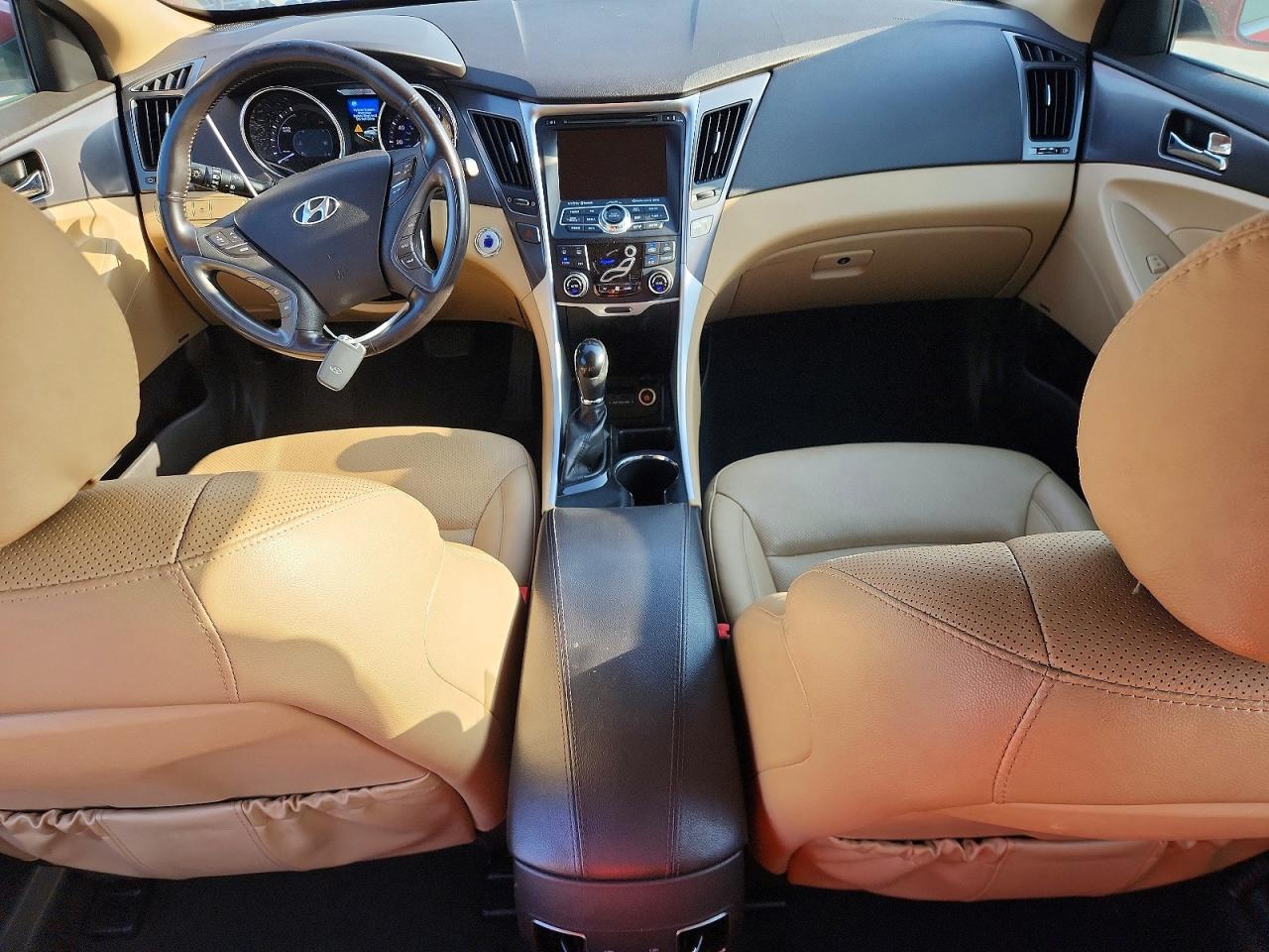 2013 Hyundai Sonata Hybrid Red vin: KMHEC4A42DA081746