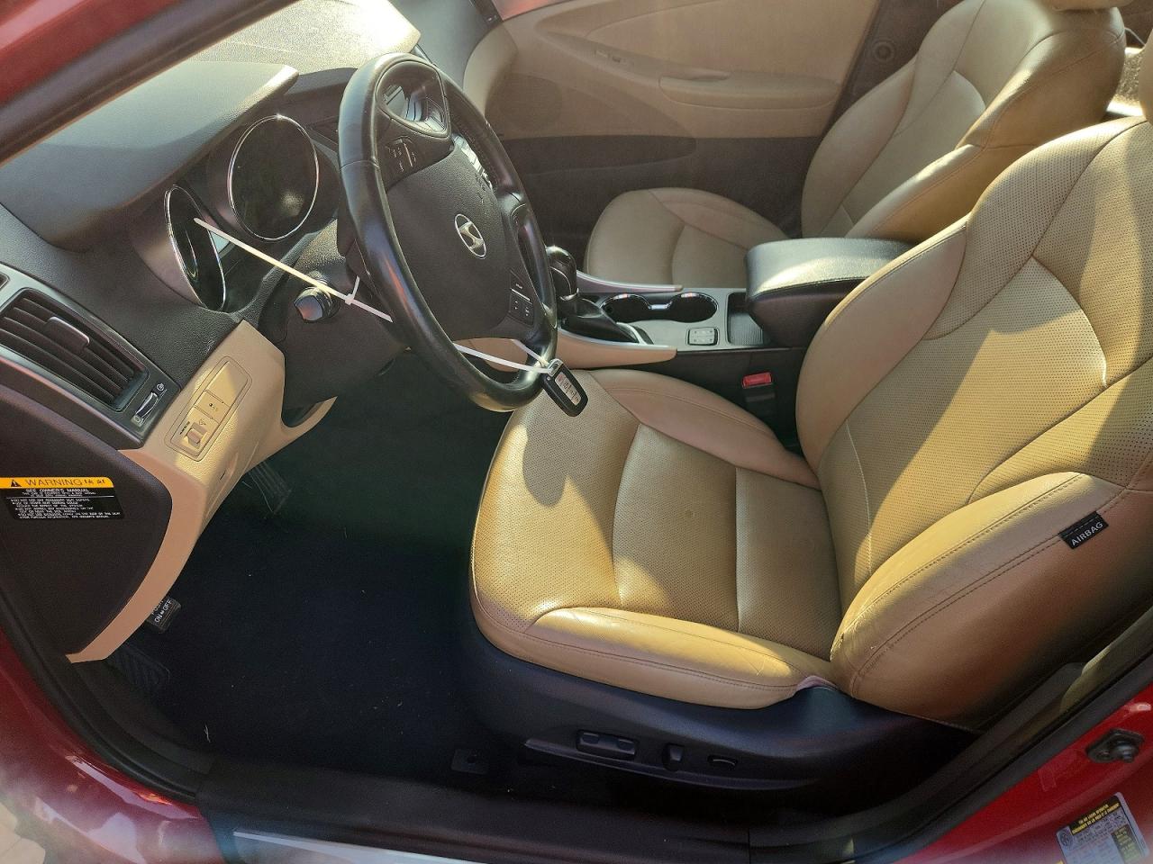 2013 Hyundai Sonata Hybrid Red vin: KMHEC4A42DA081746