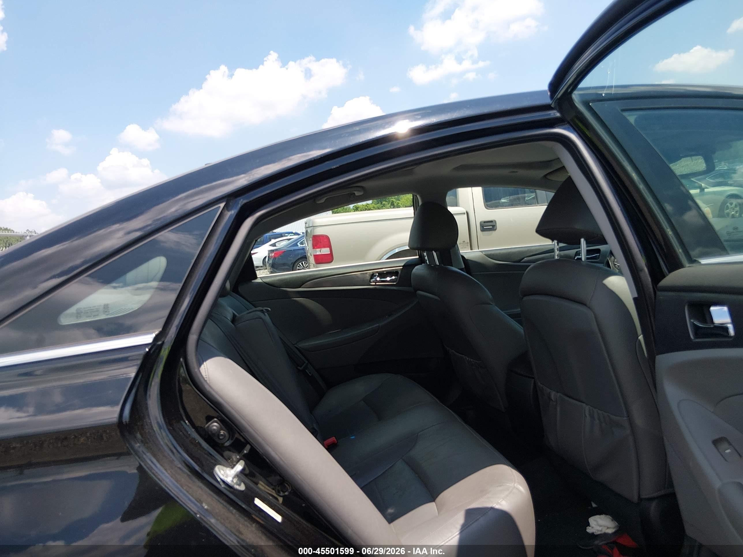 2014 Hyundai Sonata Hybrid Limited Black vin: KMHEC4A42EA105075