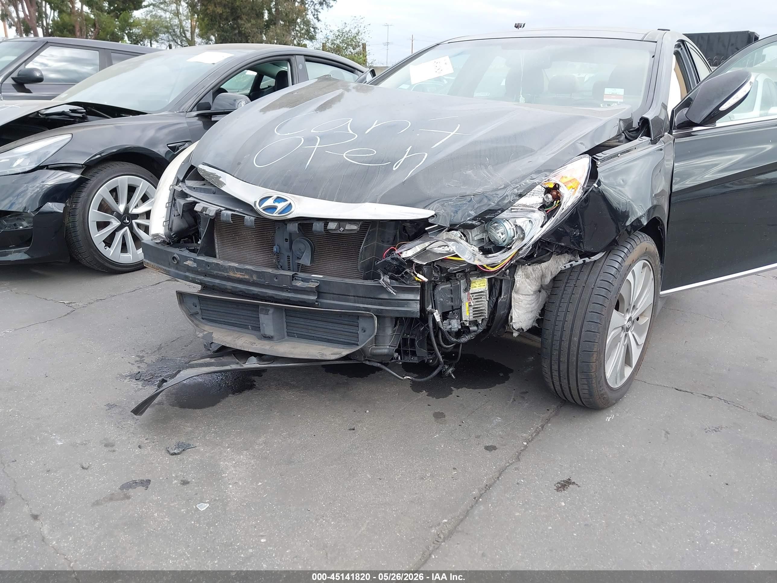 2014 Hyundai Sonata Hybrid Limited Black vin: KMHEC4A42EA105643