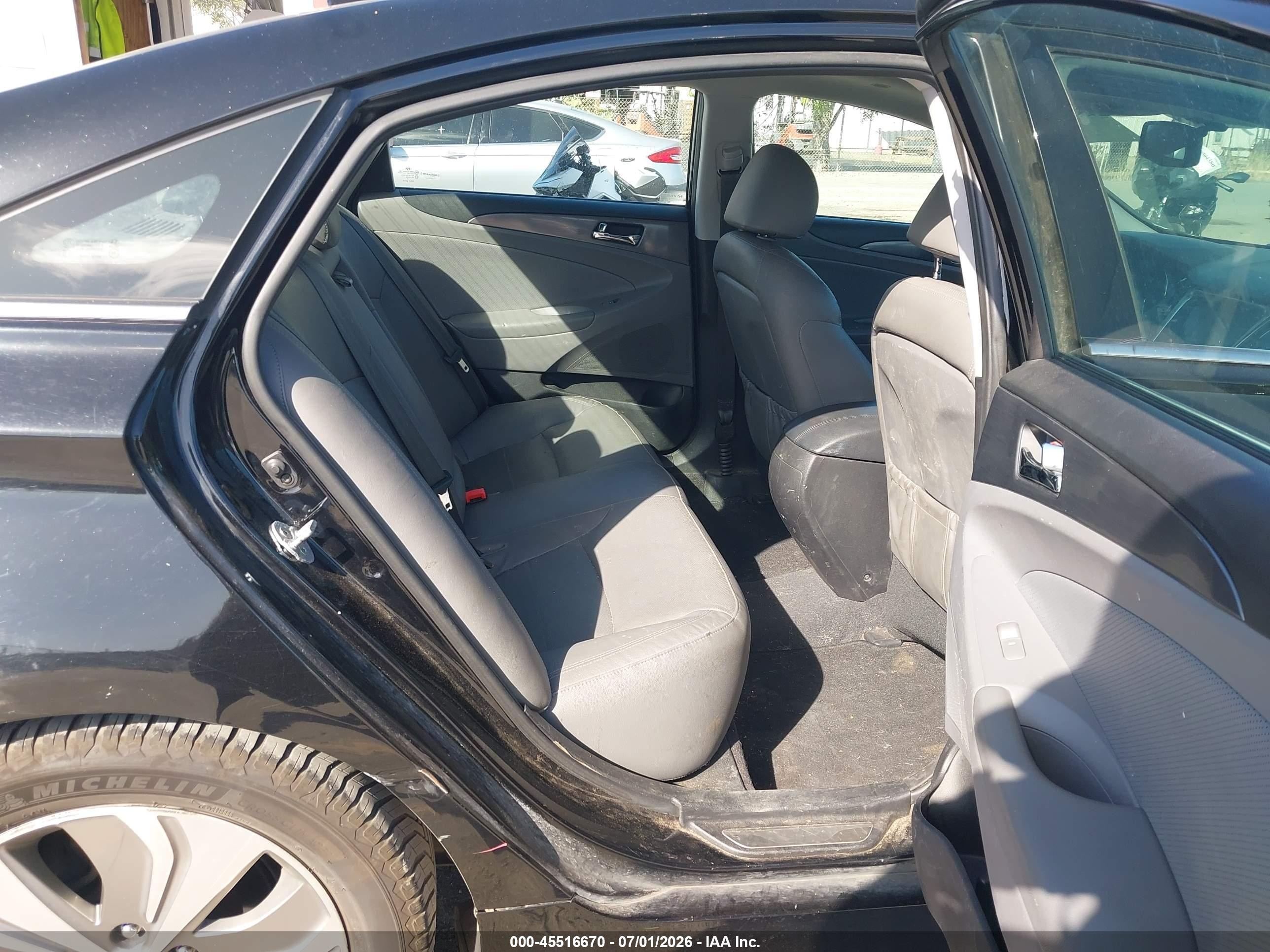 2014 Hyundai Sonata Hybrid Limited Black vin: KMHEC4A42EA107490