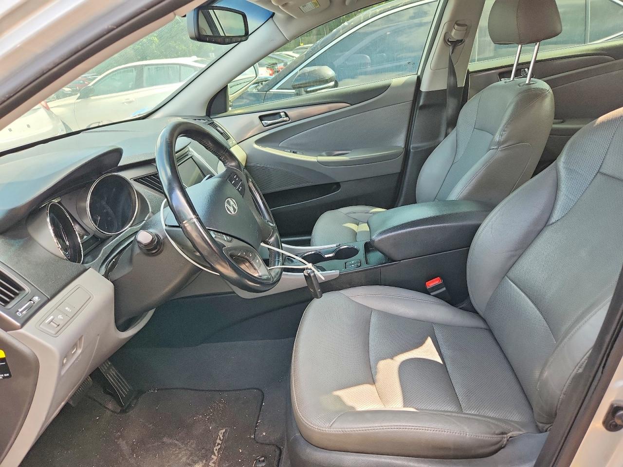 2014 Hyundai Sonata Hybrid Silver vin: KMHEC4A42EA108610