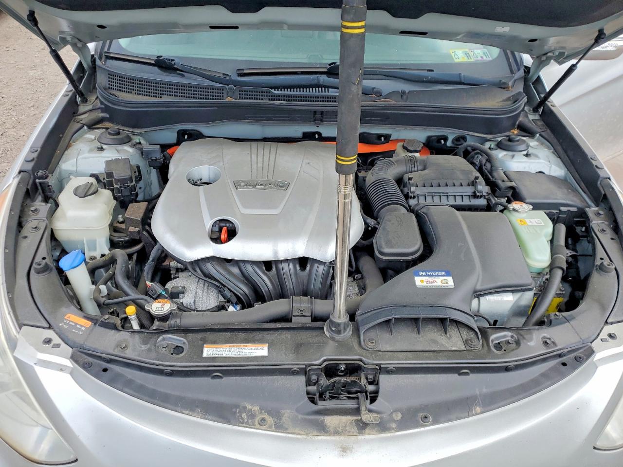 2014 Hyundai Sonata Hybrid Silver vin: KMHEC4A42EA108610
