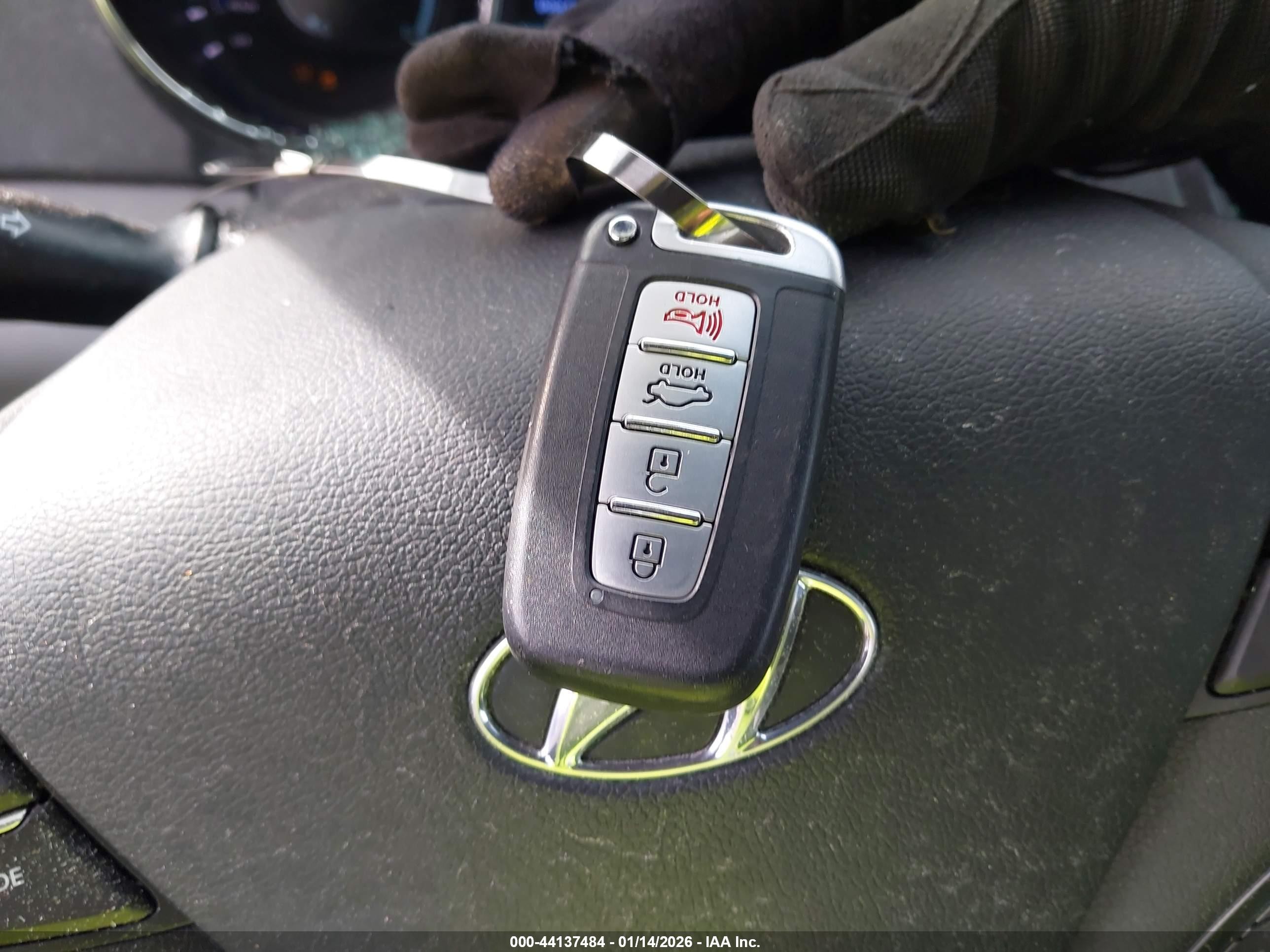 2014 Hyundai Sonata Hybrid   Light Blue vin: KMHEC4A42EA114312