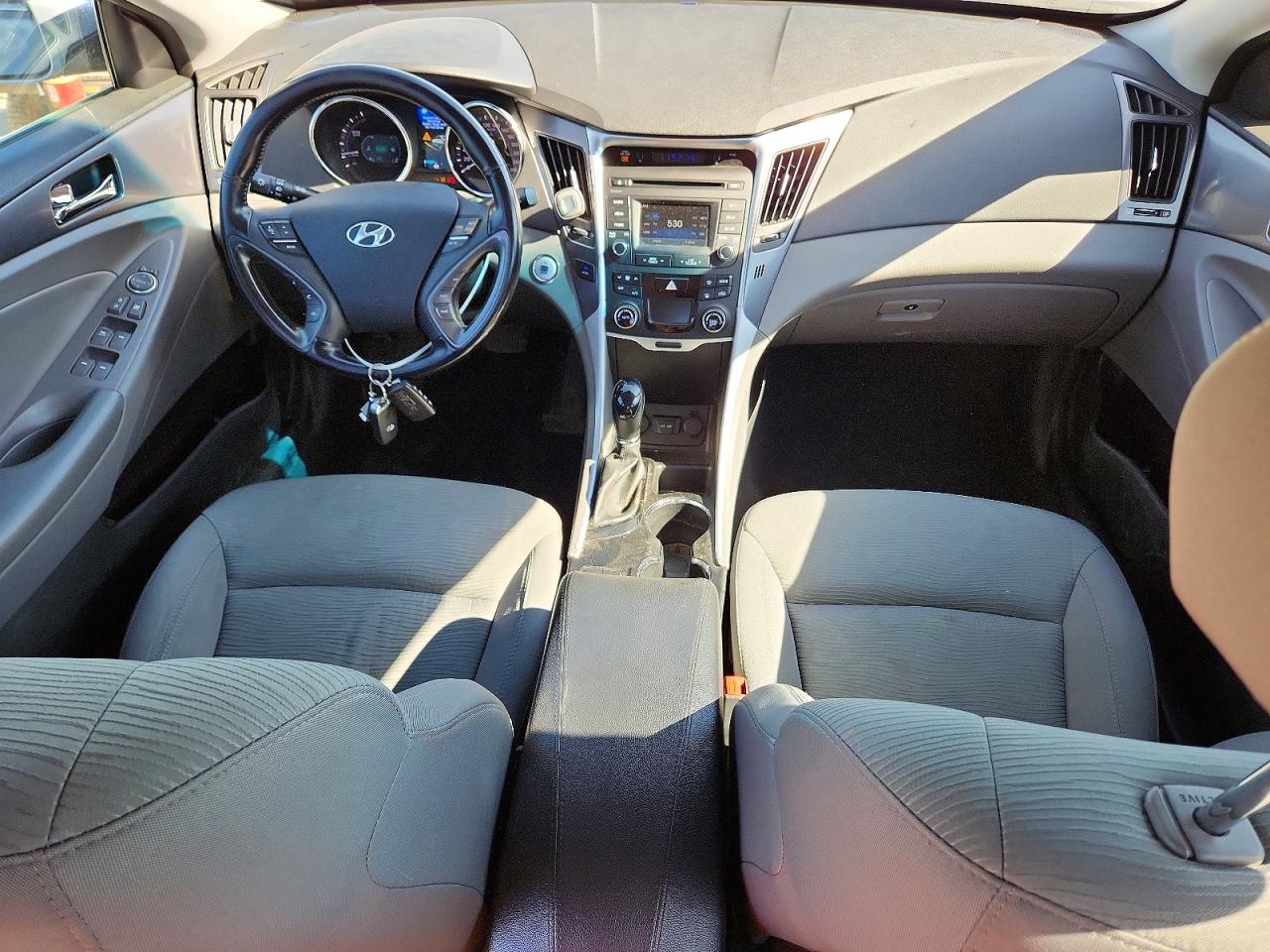 2014 Hyundai Sonata Hybrid Silver vin: KMHEC4A42EA118358