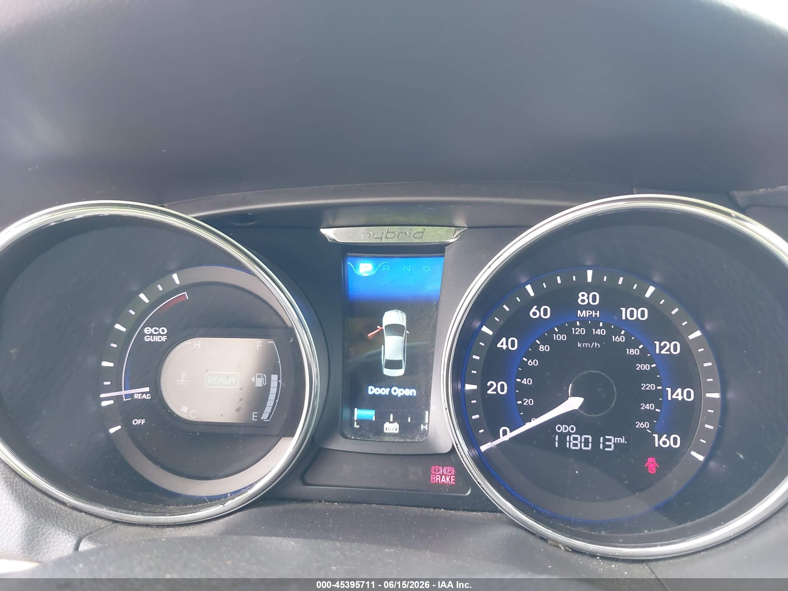 2015 Hyundai Sonata Hybrid   Белый vin: KMHEC4A42FA120077