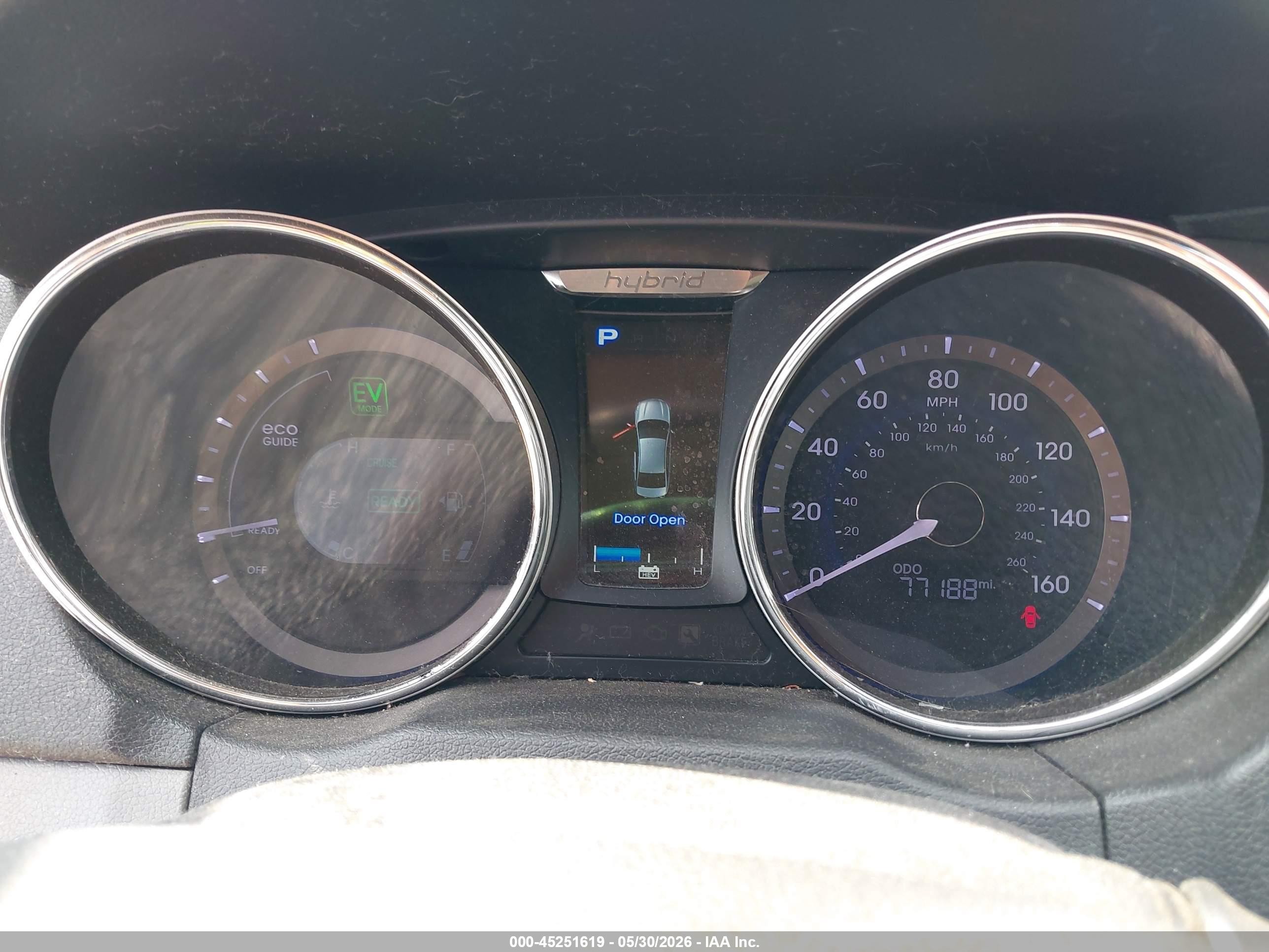 2015 Hyundai Sonata Hybrid   Silver vin: KMHEC4A42FA120693