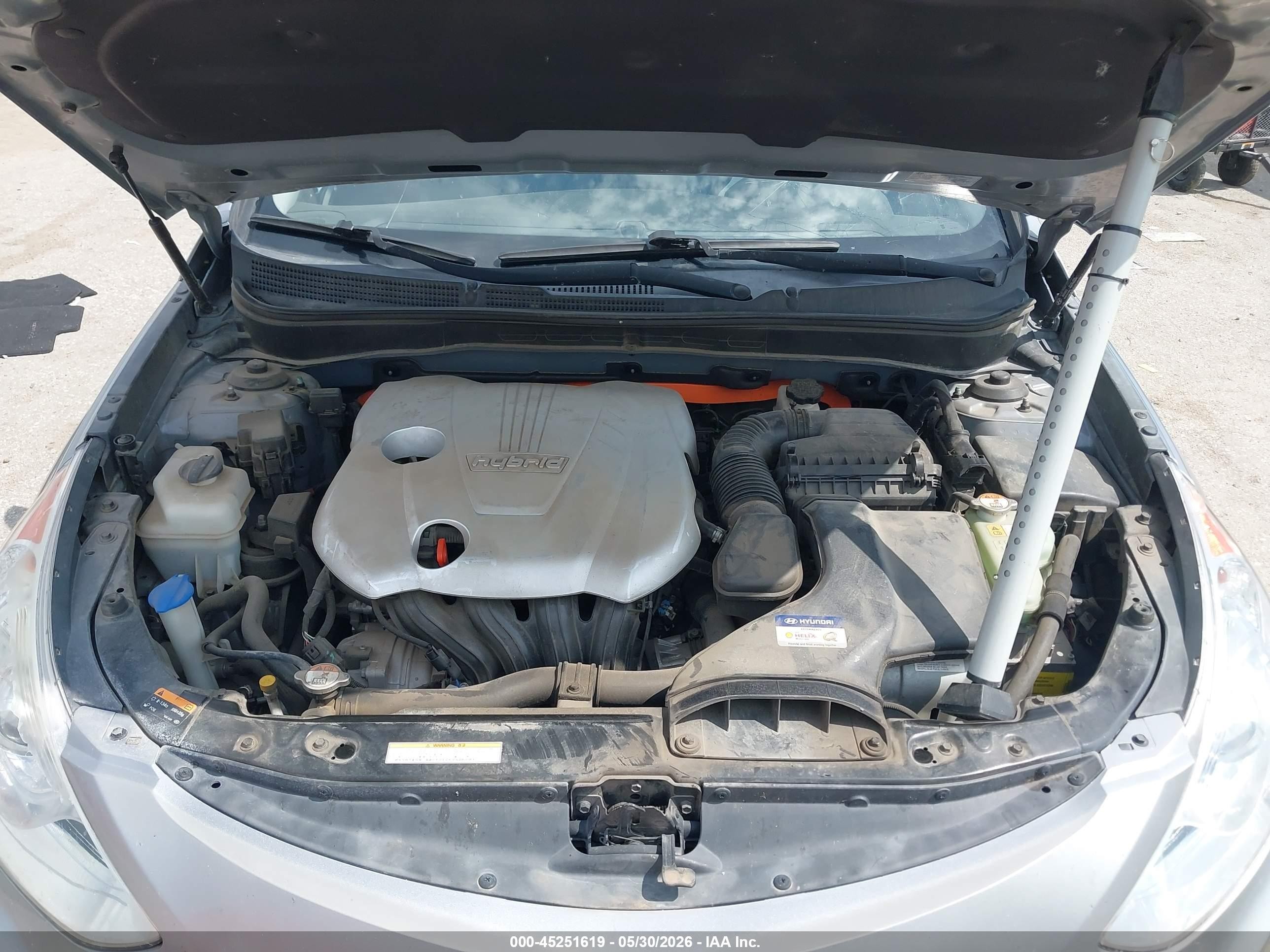 2015 Hyundai Sonata Hybrid   Silver vin: KMHEC4A42FA120693