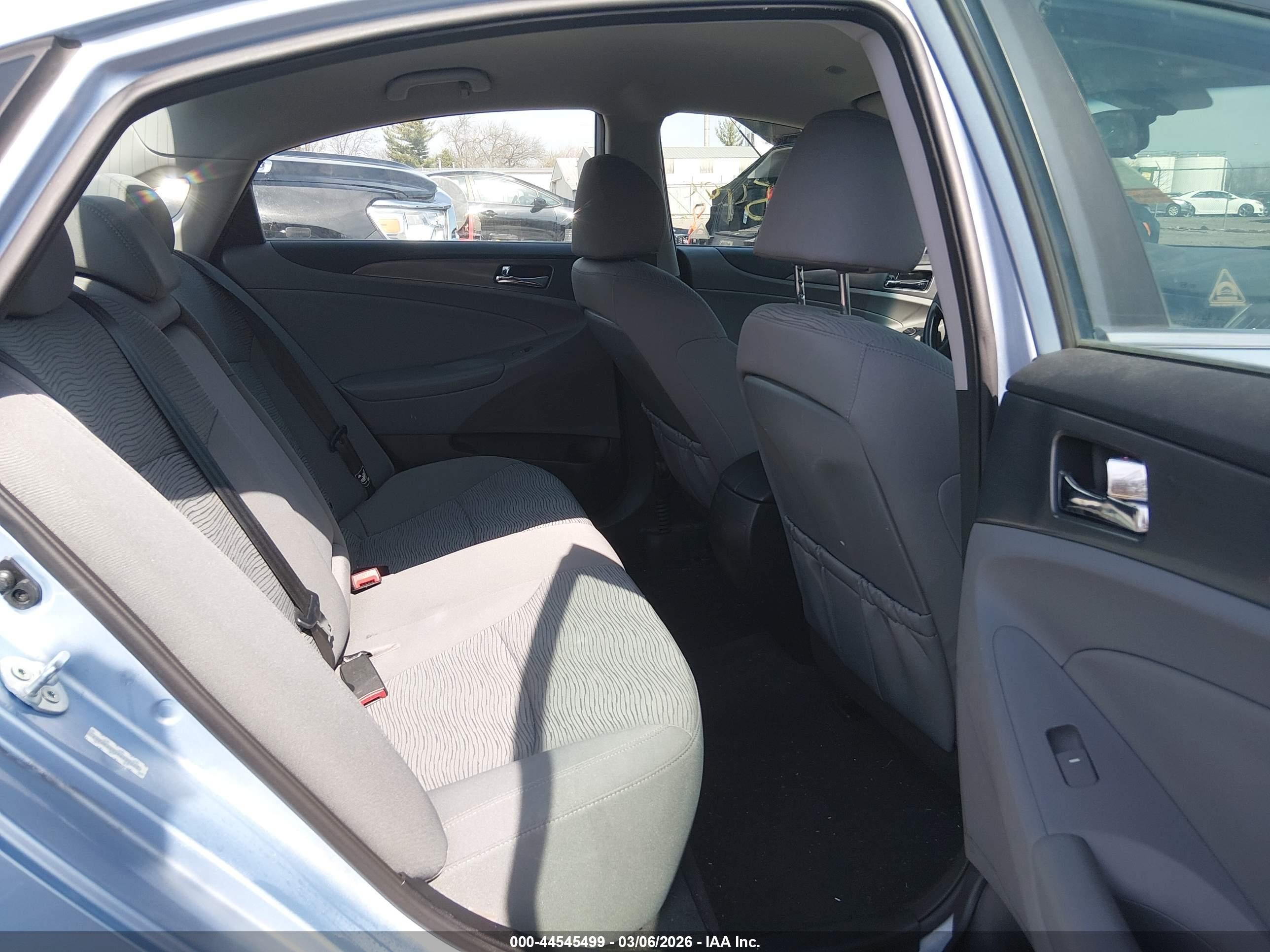 2015 Hyundai Sonata Hybrid   Light Blue vin: KMHEC4A42FA133881