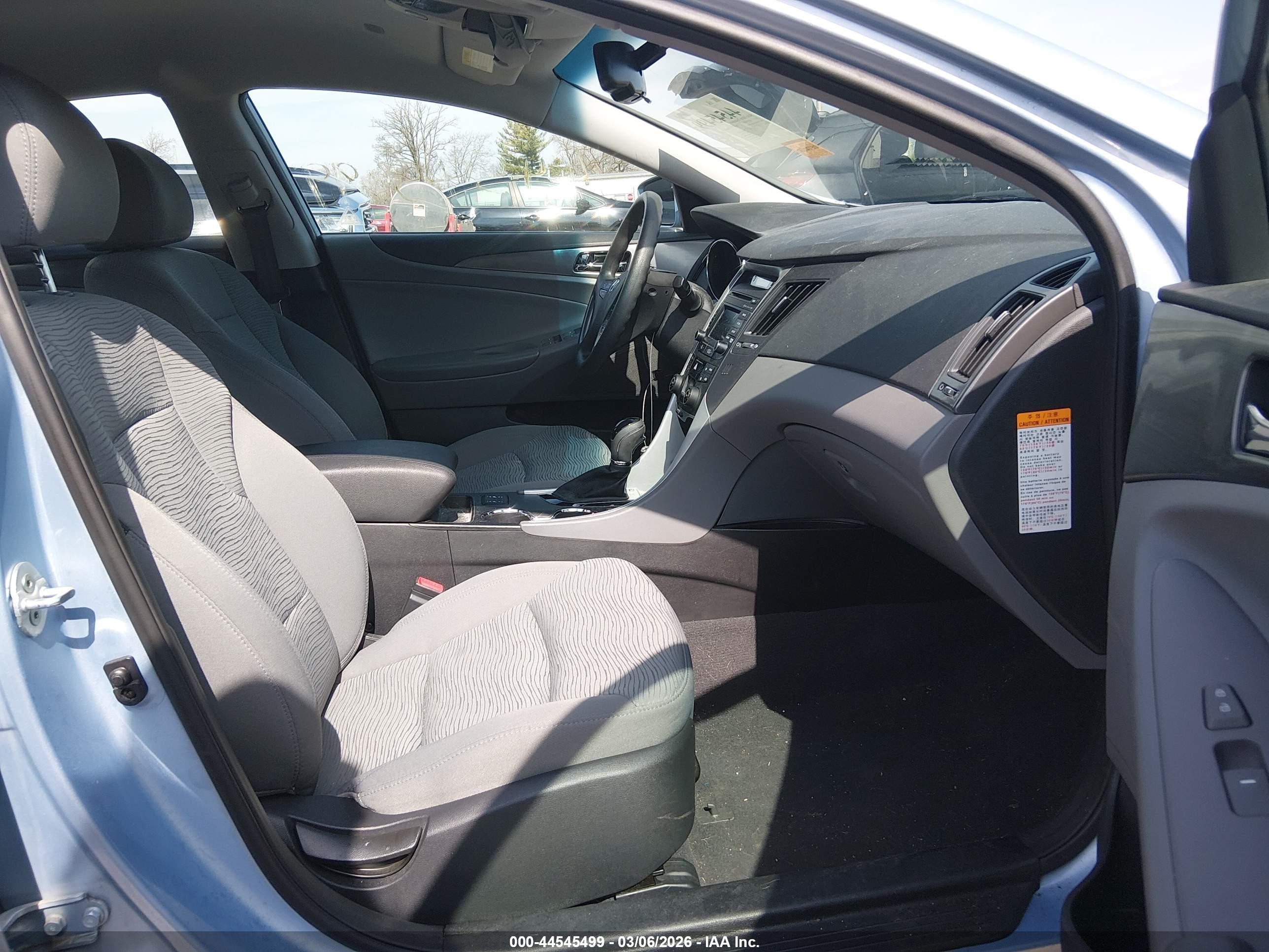 2015 Hyundai Sonata Hybrid   Light Blue vin: KMHEC4A42FA133881