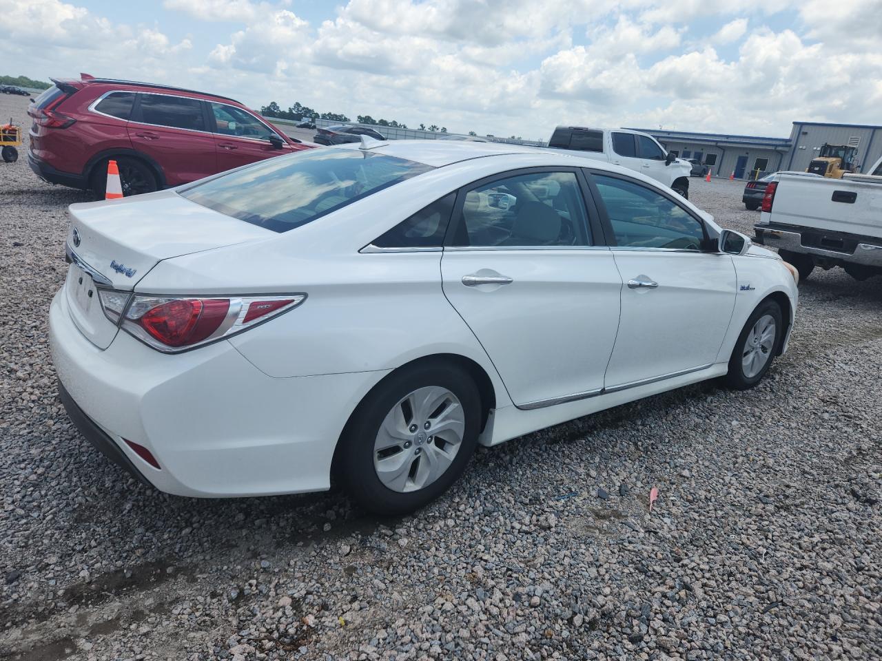 2015 Hyundai Sonata Hybrid Base White vin: KMHEC4A42FA134559