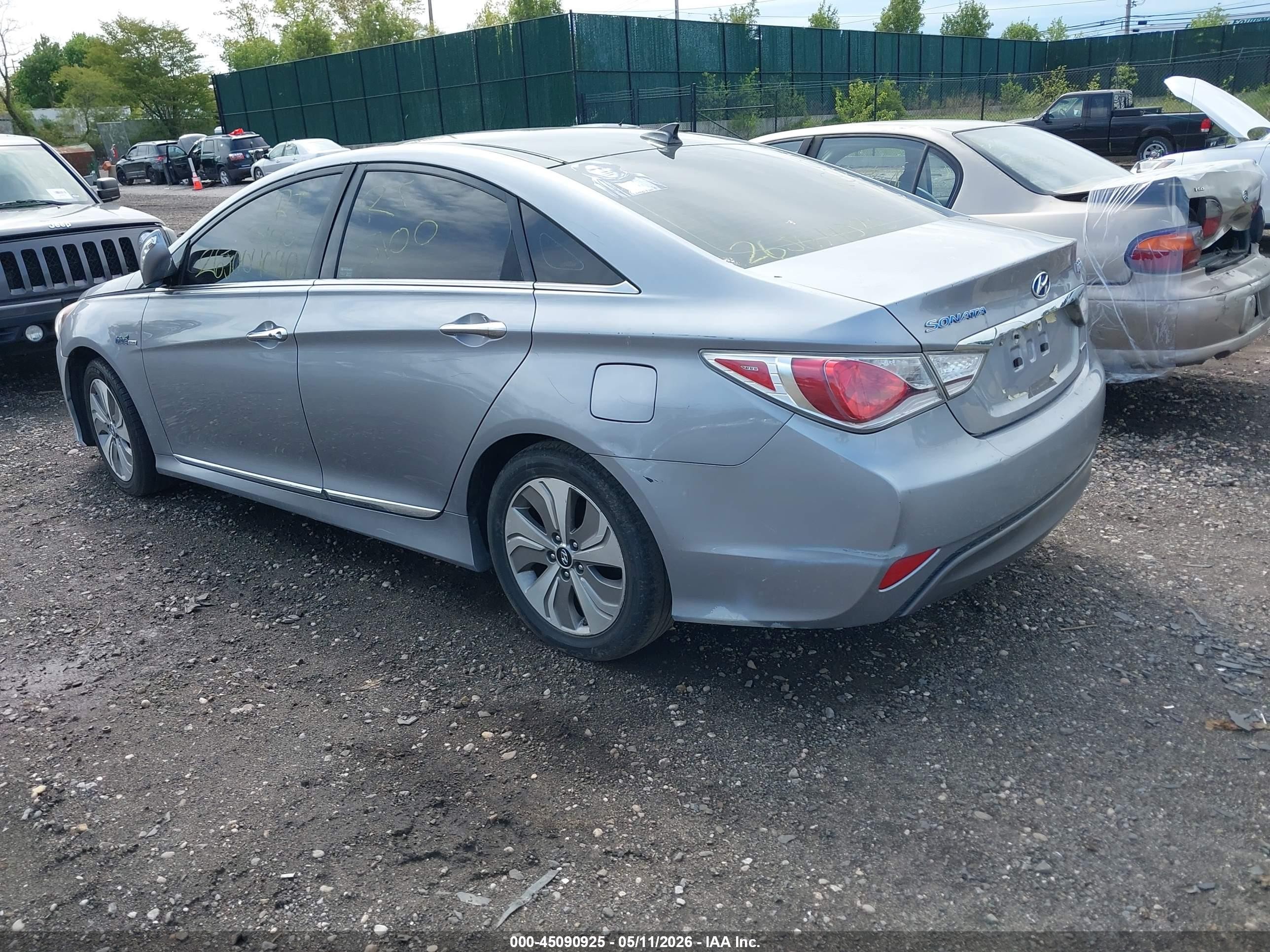 2015 Hyundai Sonata Hybrid Limited Gray vin: KMHEC4A42FA136182