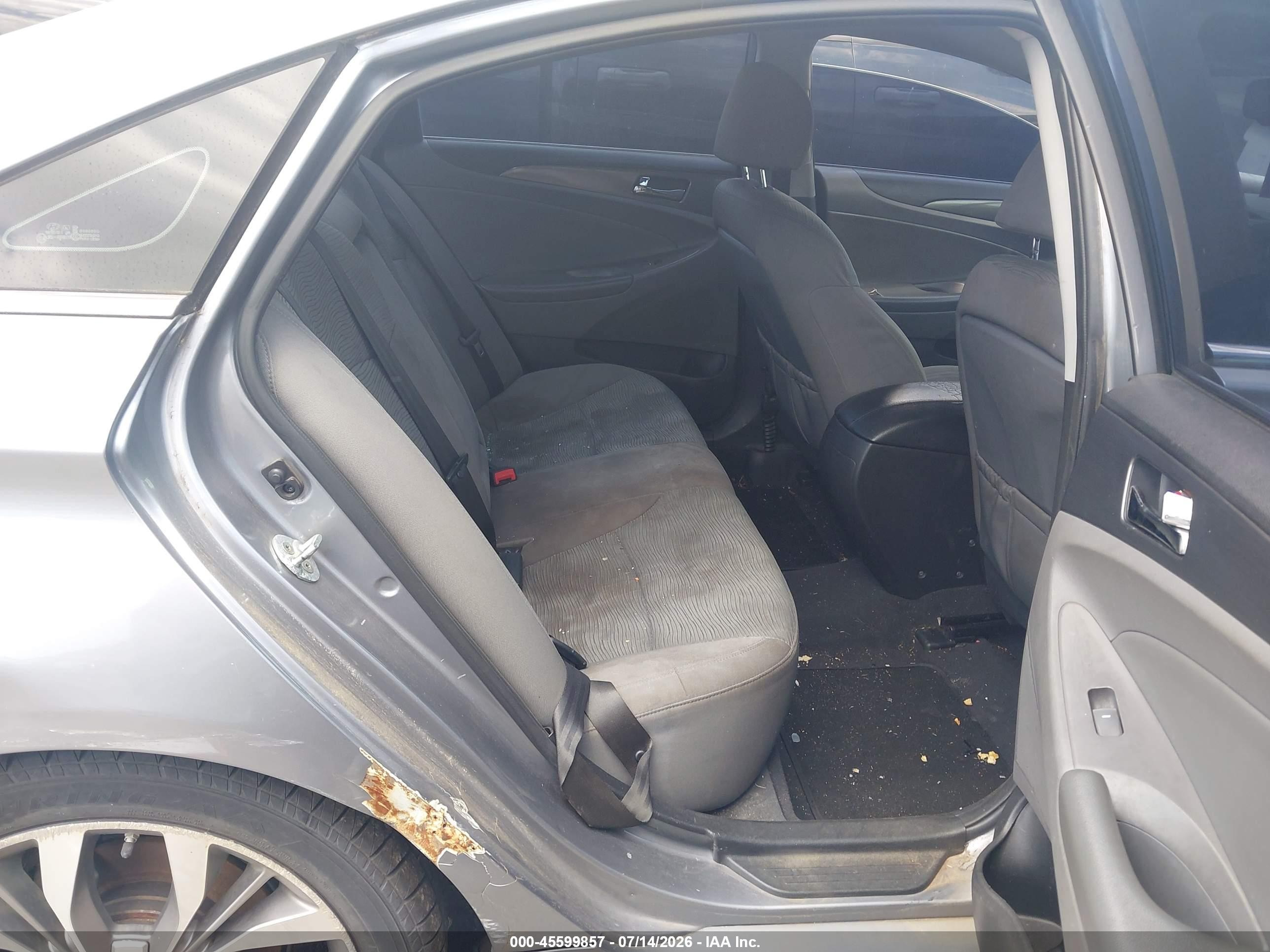 2015 Hyundai Sonata Hybrid Серебряный vin: KMHEC4A42FA137459