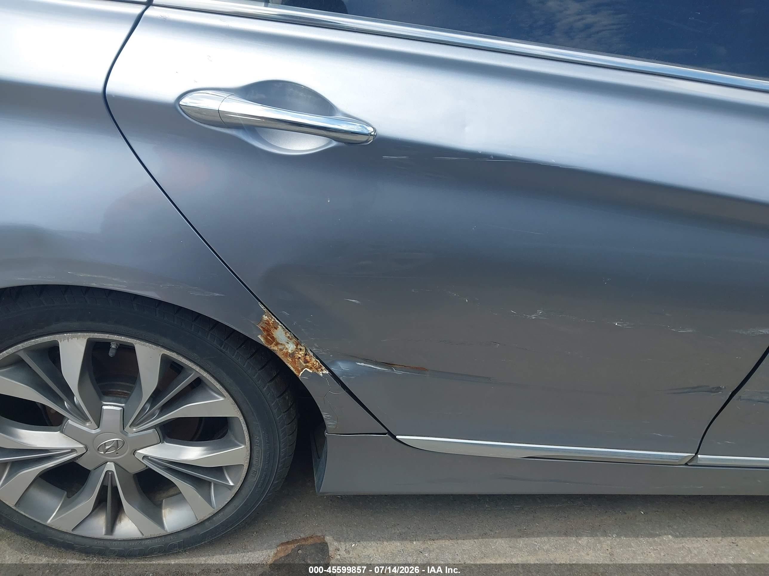 2015 Hyundai Sonata Hybrid Серебряный vin: KMHEC4A42FA137459